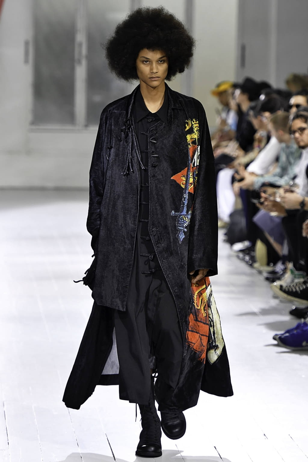 Fashion Week Paris Spring/Summer 2020 look 31 de la collection Yohji Yamamoto menswear