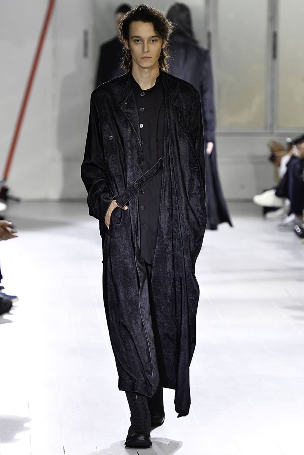 Fashion Week Paris Spring/Summer 2020 look 34 de la collection Yohji Yamamoto menswear