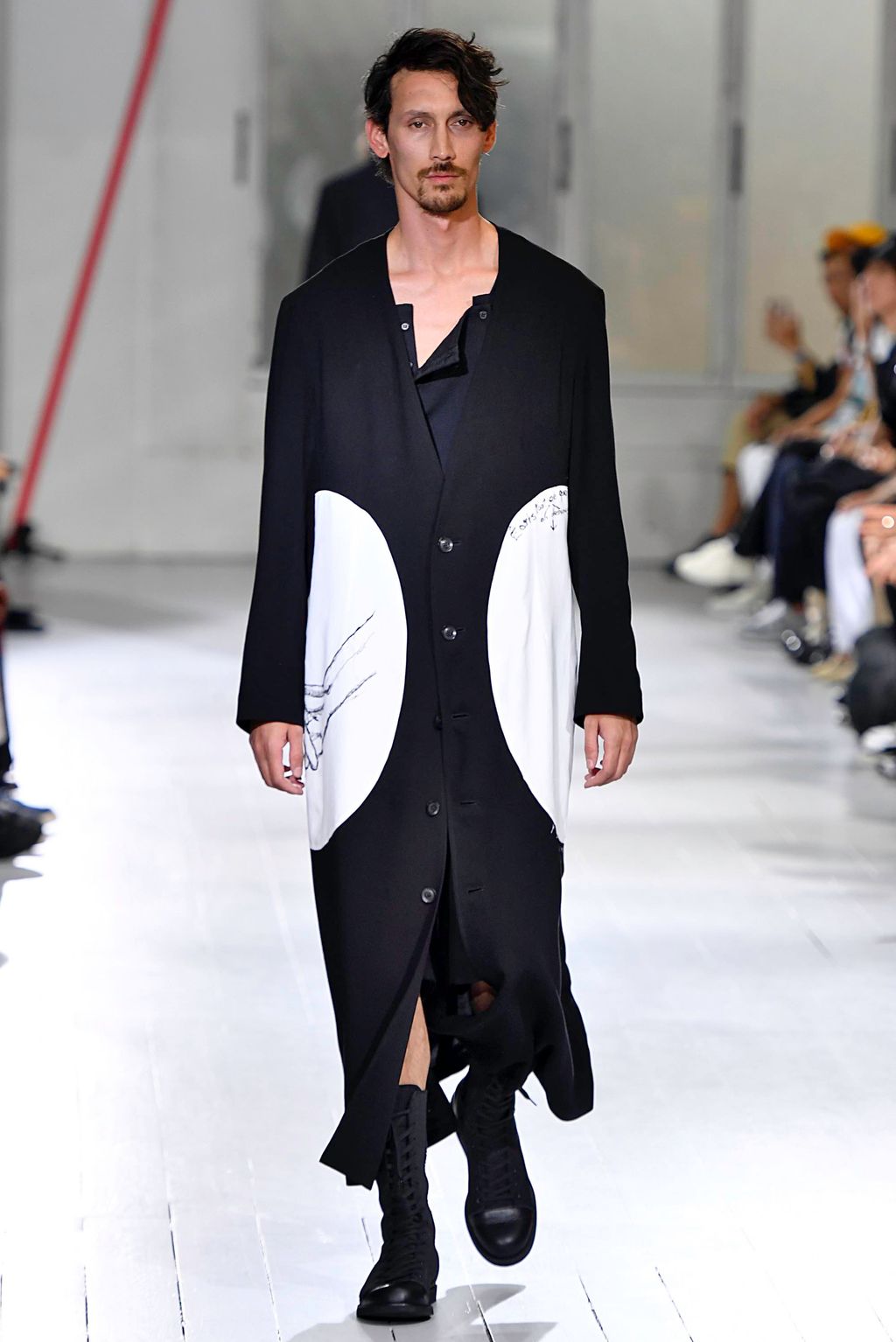 Fashion Week Paris Spring/Summer 2020 look 38 from the Yohji Yamamoto collection menswear