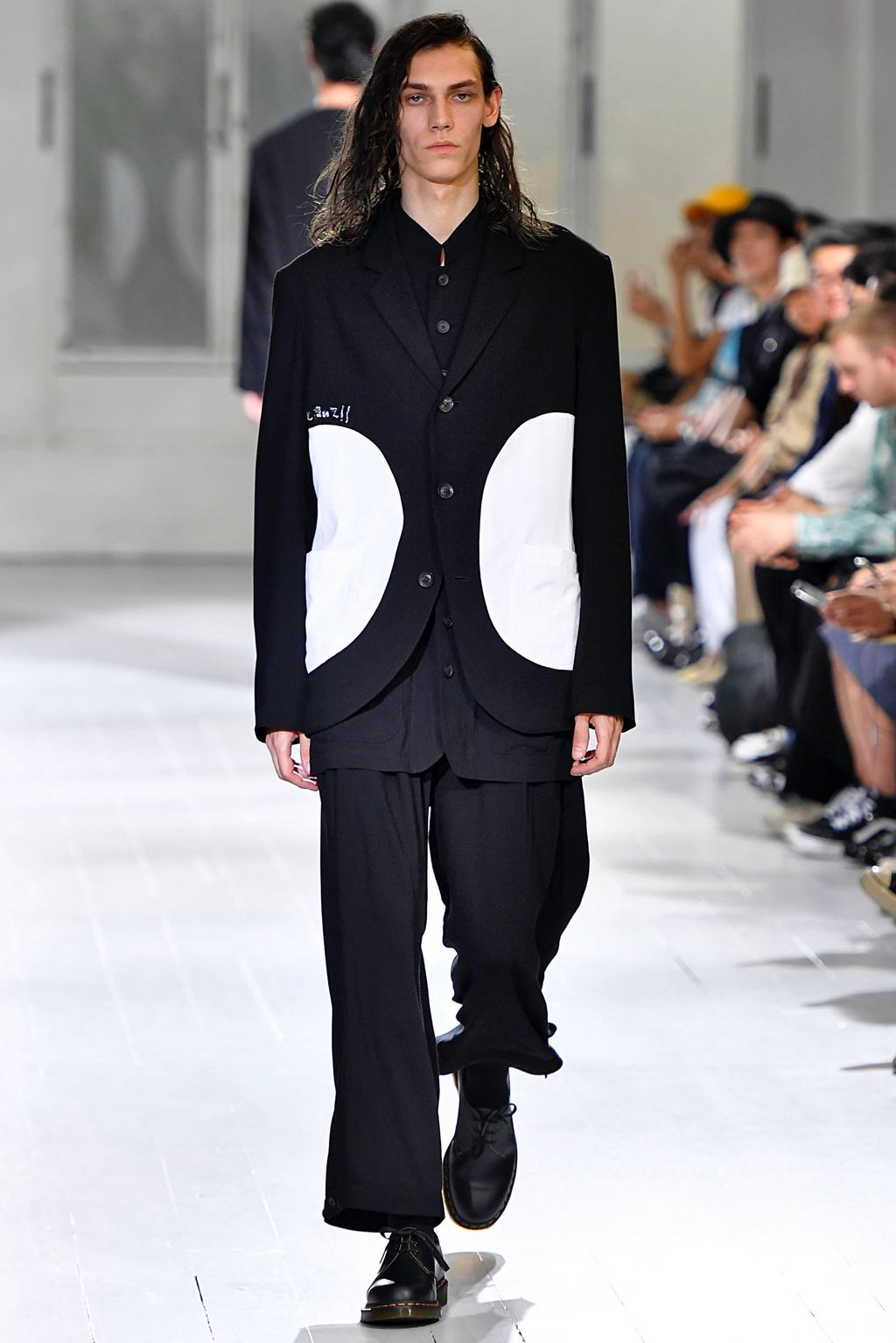 Fashion Week Paris Spring/Summer 2020 look 39 de la collection Yohji Yamamoto menswear