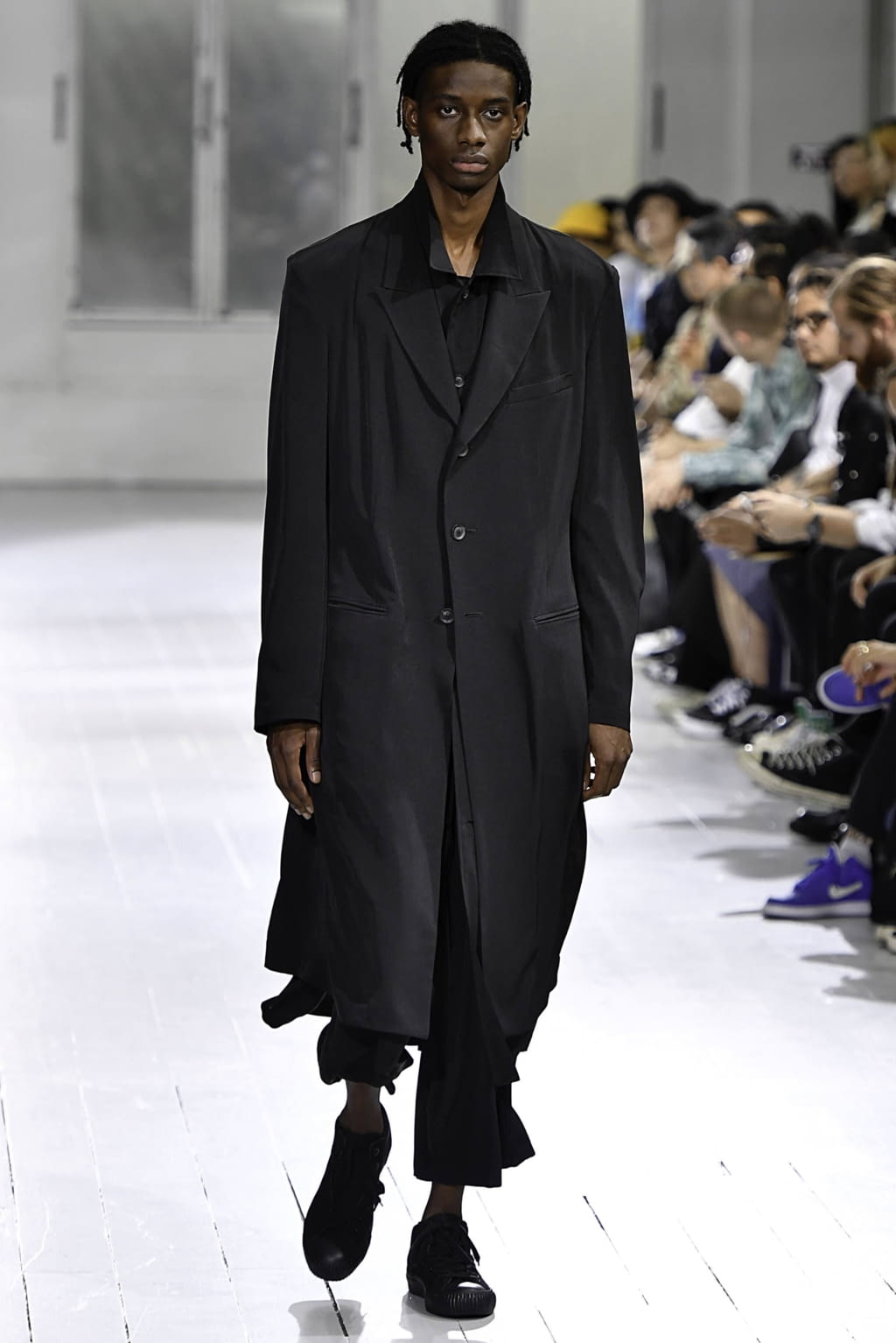 Fashion Week Paris Spring/Summer 2020 look 40 de la collection Yohji Yamamoto menswear