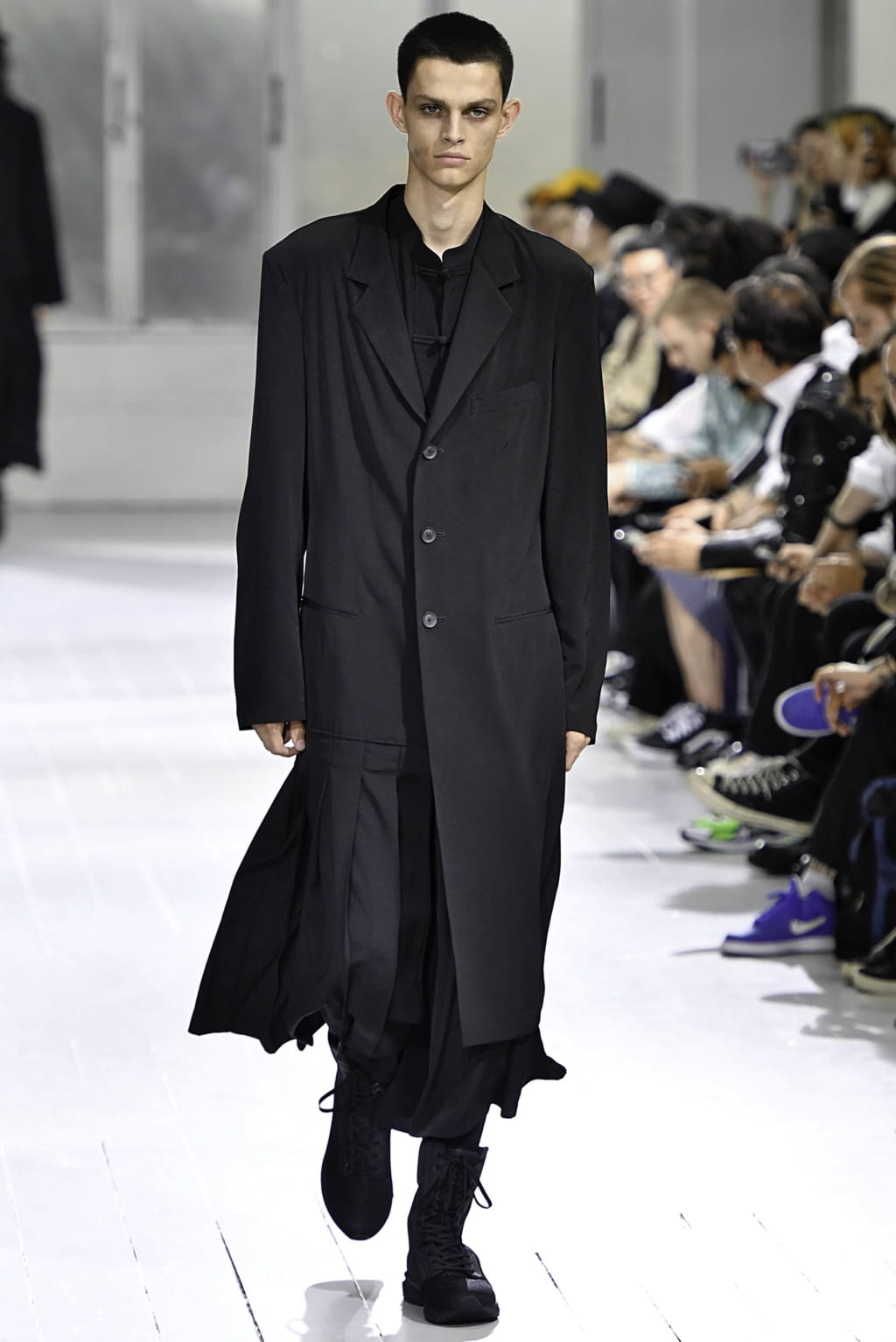 Fashion Week Paris Spring/Summer 2020 look 42 from the Yohji Yamamoto collection menswear