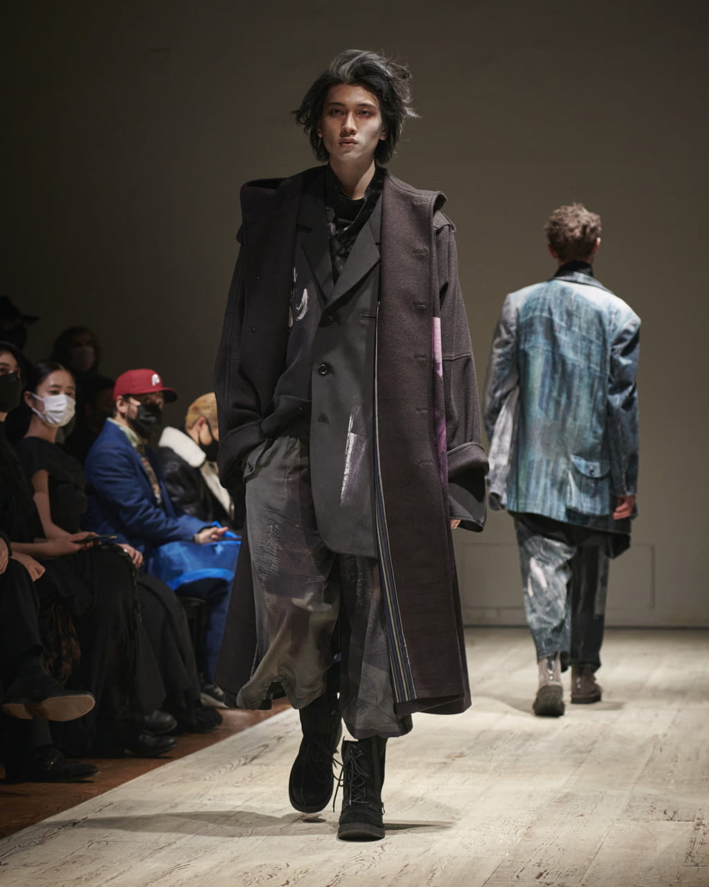 Fashion Week Paris Fall/Winter 2022 look 23 from the Yohji Yamamoto collection menswear