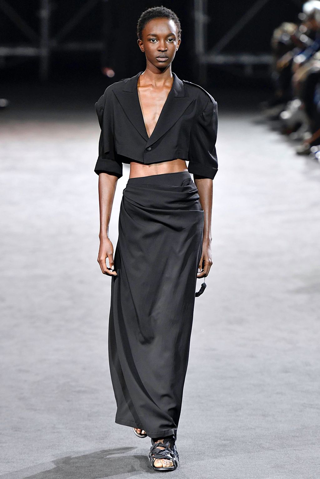 Fashion Week Paris Spring/Summer 2019 look 2 from the Yohji Yamamoto collection womenswear
