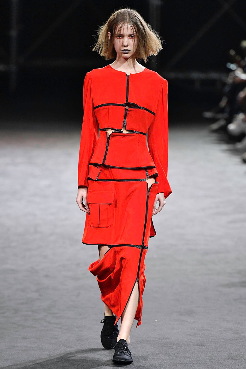 Fashion Week Paris Spring/Summer 2019 look 14 from the Yohji Yamamoto collection 女装