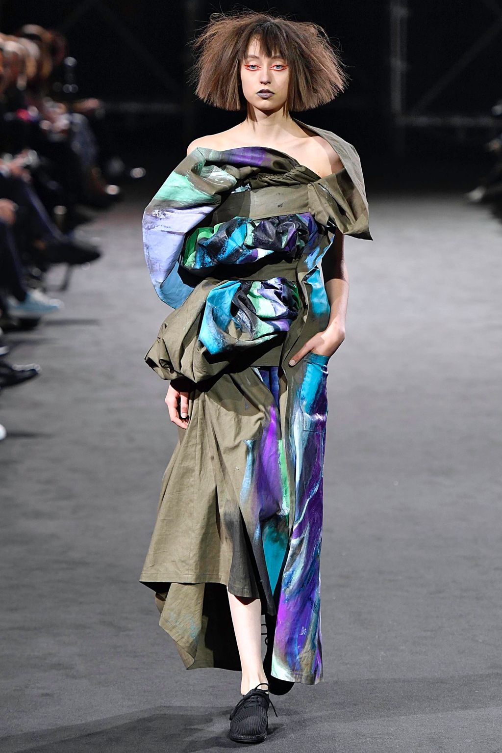 Fashion Week Paris Spring/Summer 2019 look 36 from the Yohji Yamamoto collection 女装