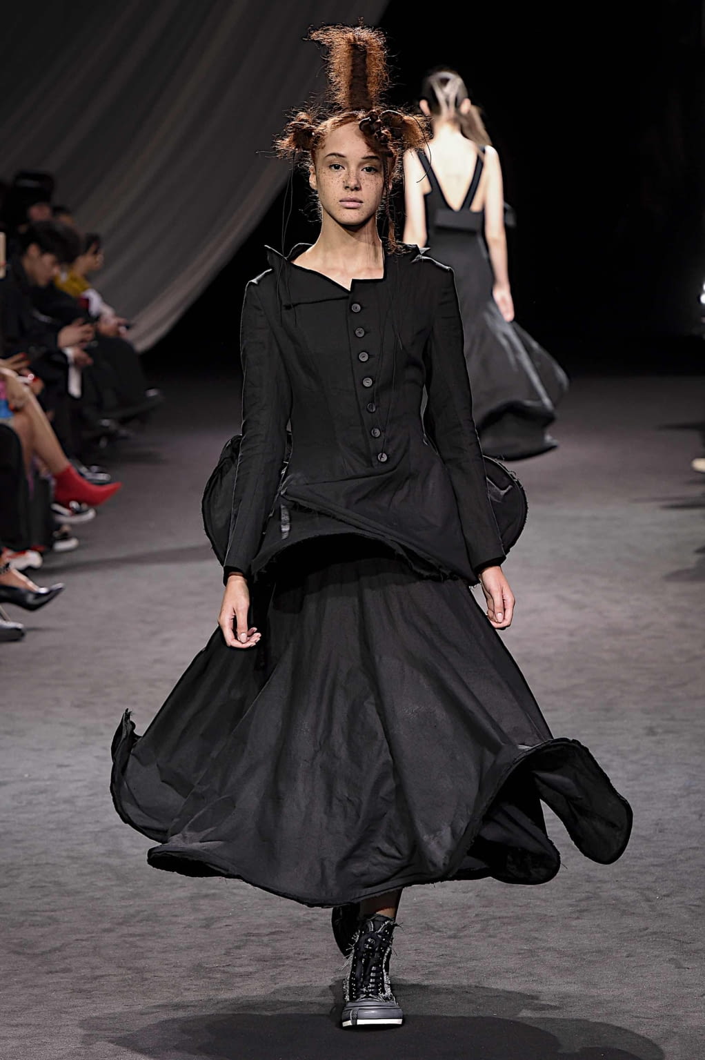 Fashion Week Paris Spring/Summer 2020 look 15 from the Yohji Yamamoto collection womenswear
