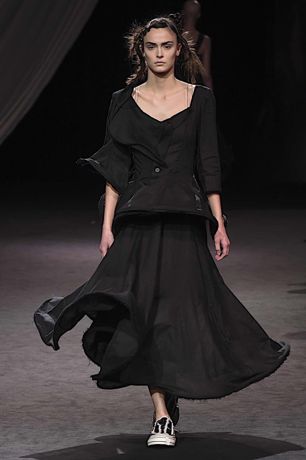 Fashion Week Paris Spring/Summer 2020 look 17 from the Yohji Yamamoto collection womenswear