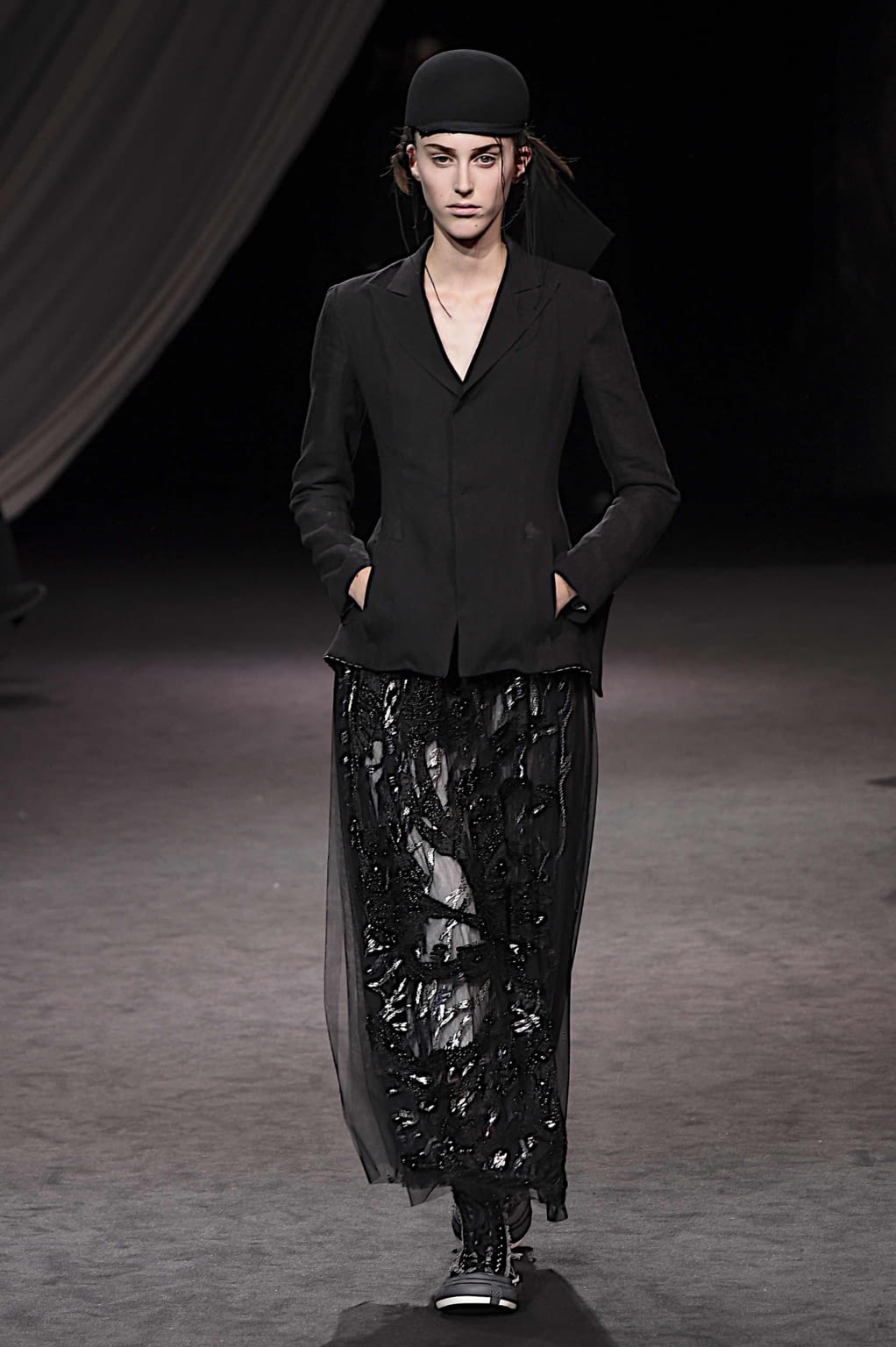 Fashion Week Paris Spring/Summer 2020 look 36 from the Yohji Yamamoto collection womenswear