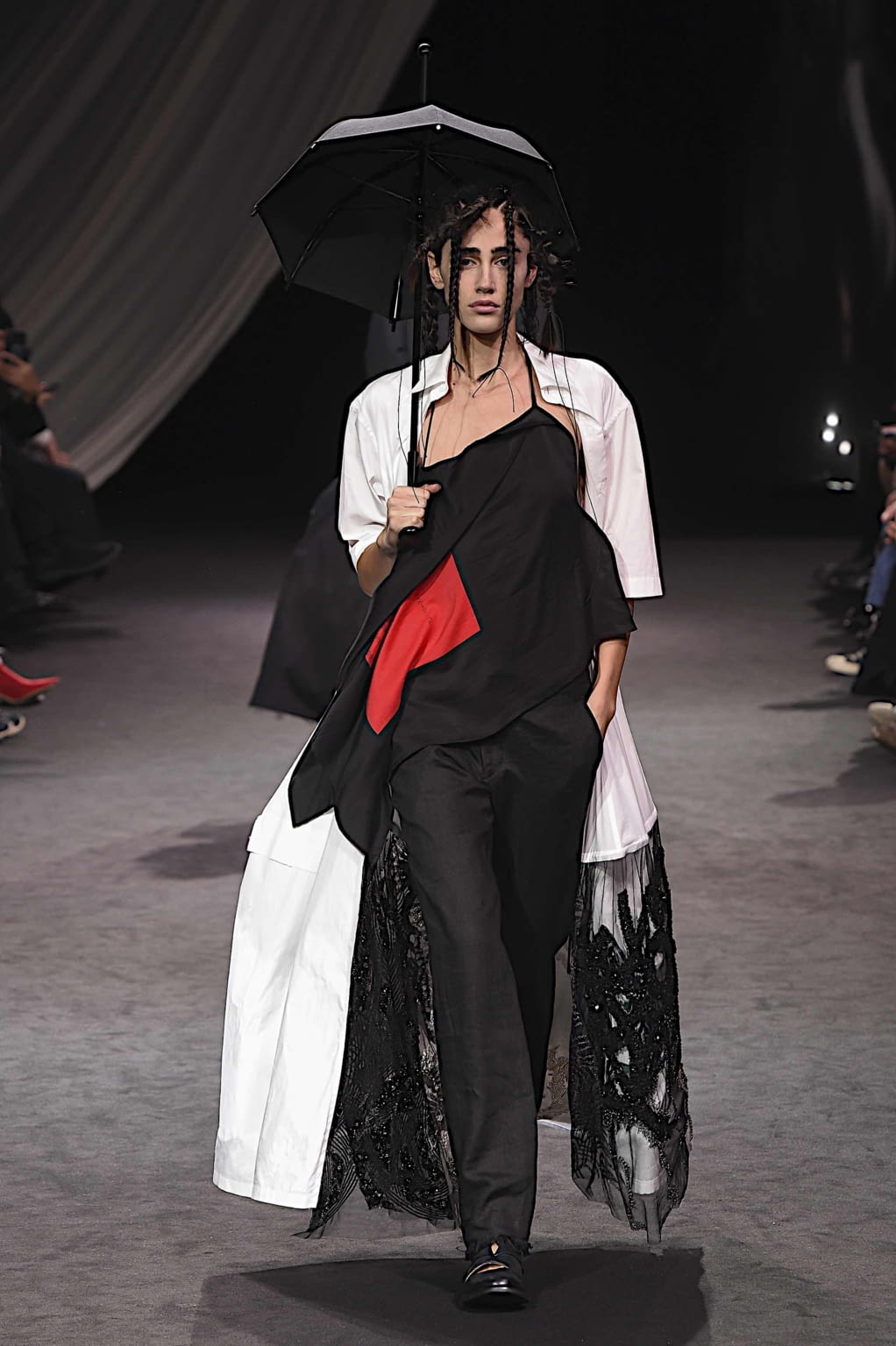 Fashion Week Paris Spring/Summer 2020 look 42 from the Yohji Yamamoto collection 女装