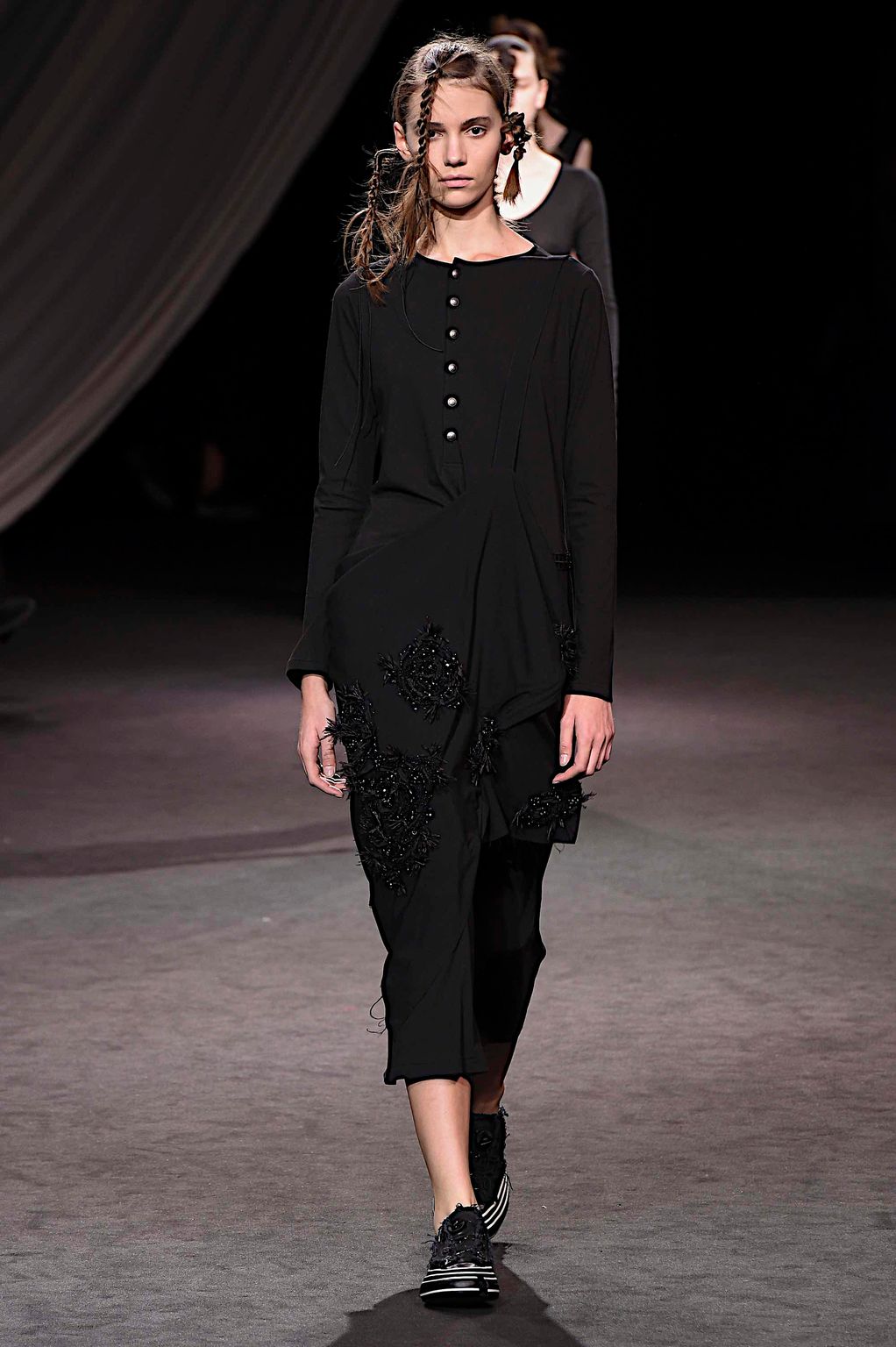 Fashion Week Paris Spring/Summer 2020 look 44 from the Yohji Yamamoto collection womenswear