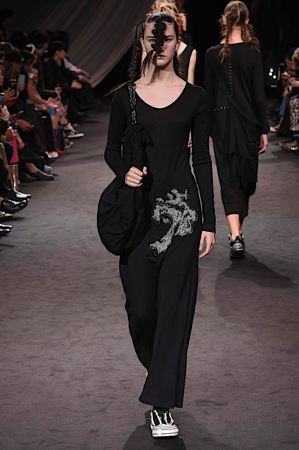 Fashion Week Paris Spring/Summer 2020 look 45 from the Yohji Yamamoto collection womenswear