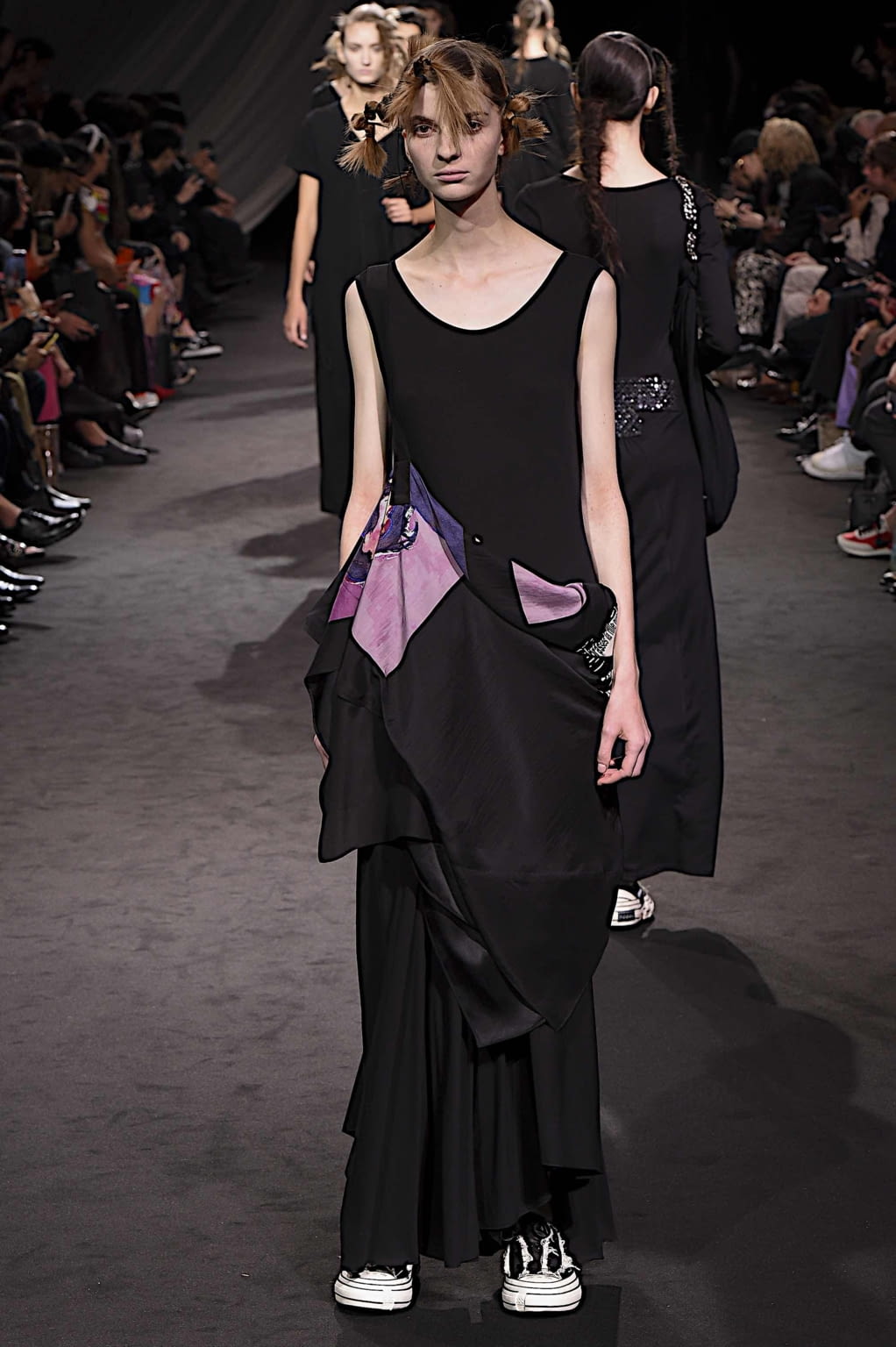 Fashion Week Paris Spring/Summer 2020 look 46 from the Yohji Yamamoto collection 女装