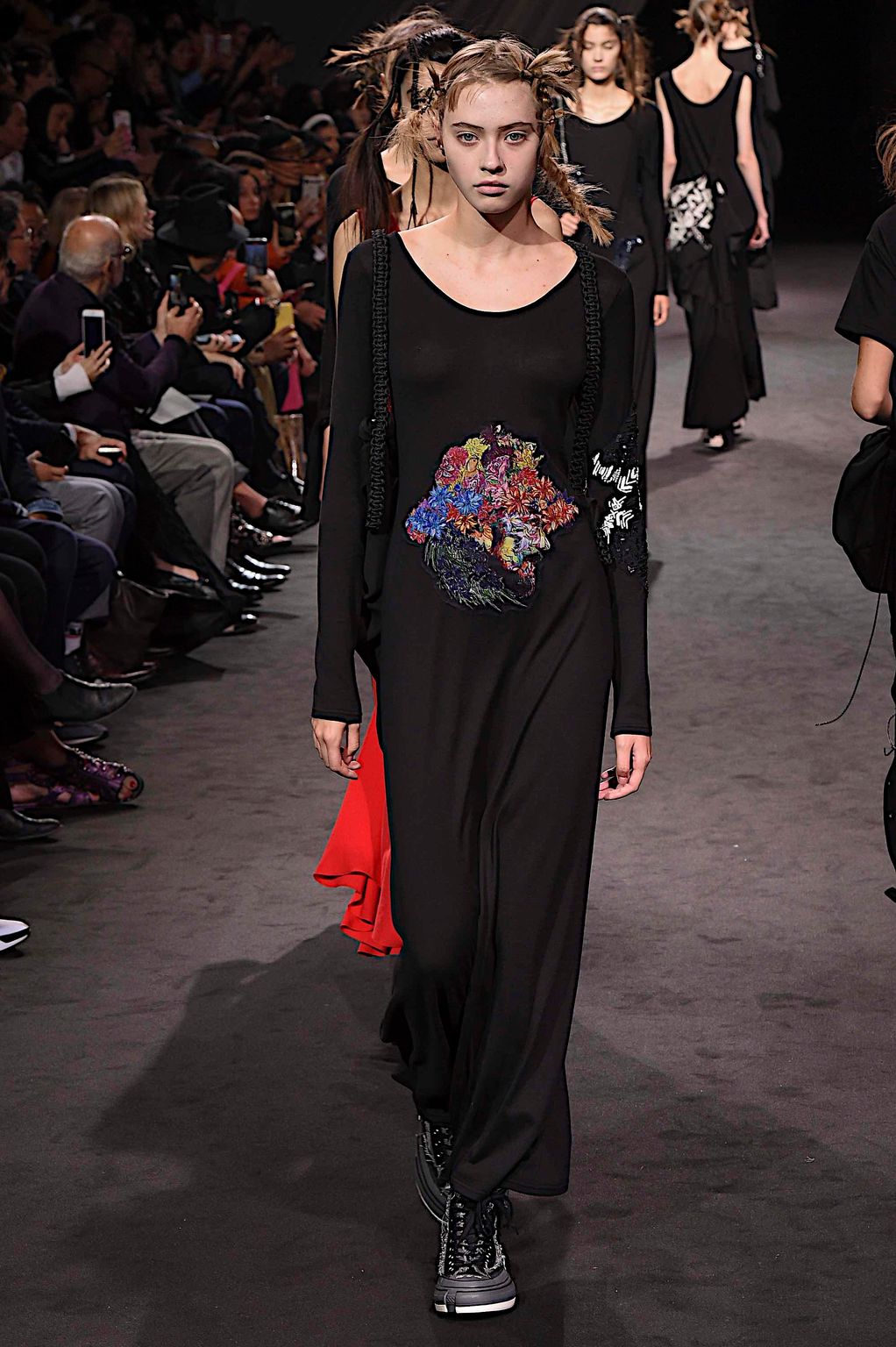 Fashion Week Paris Spring/Summer 2020 look 48 from the Yohji Yamamoto collection womenswear