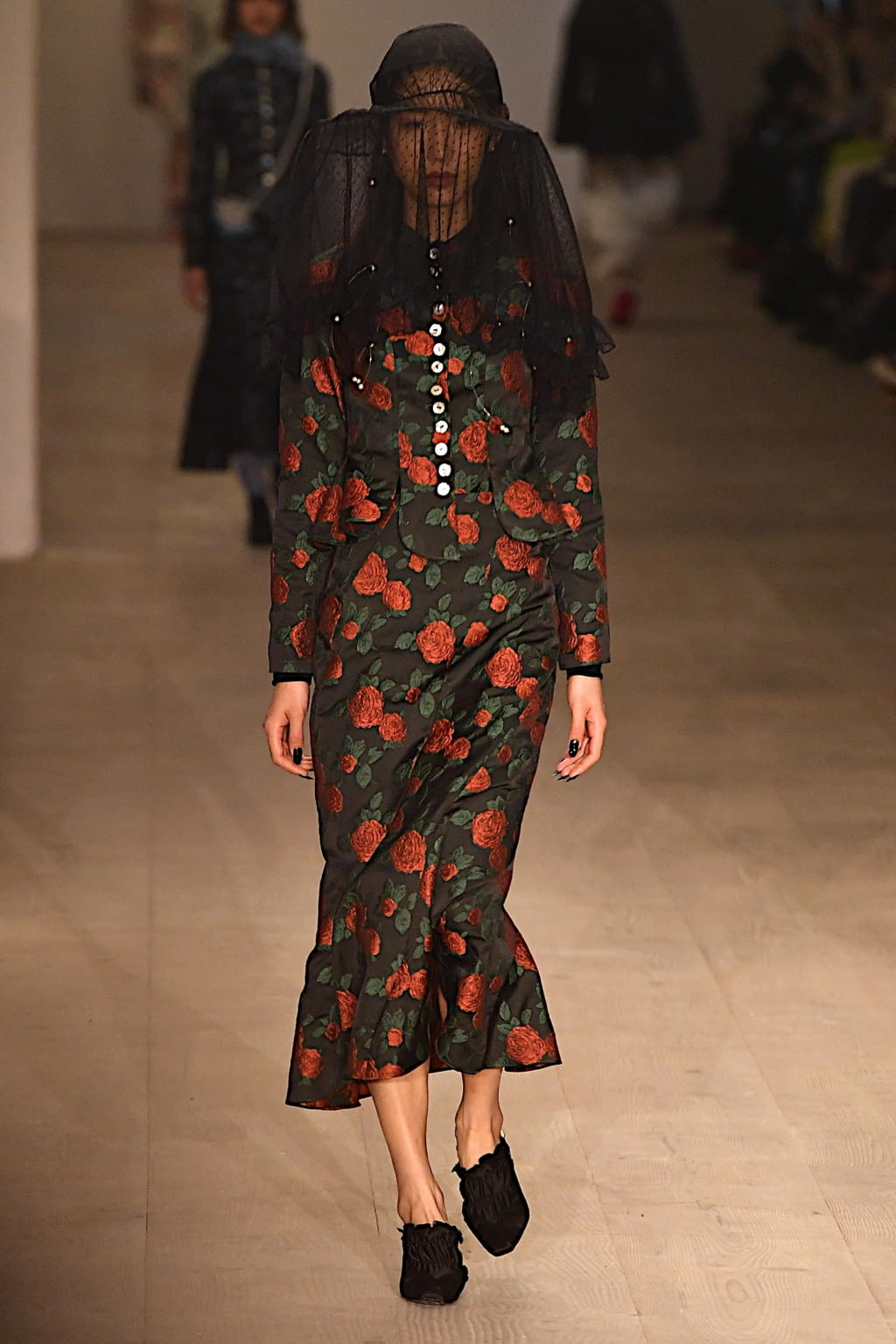 Fashion Week London Fall/Winter 2020 look 4 from the Yuhan Wang collection womenswear