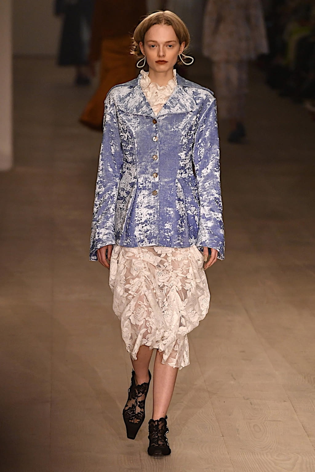 Fashion Week London Fall/Winter 2020 look 12 from the Yuhan Wang collection womenswear
