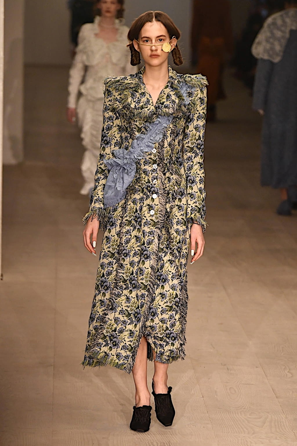 Fashion Week London Fall/Winter 2020 look 16 de la collection Yuhan Wang womenswear