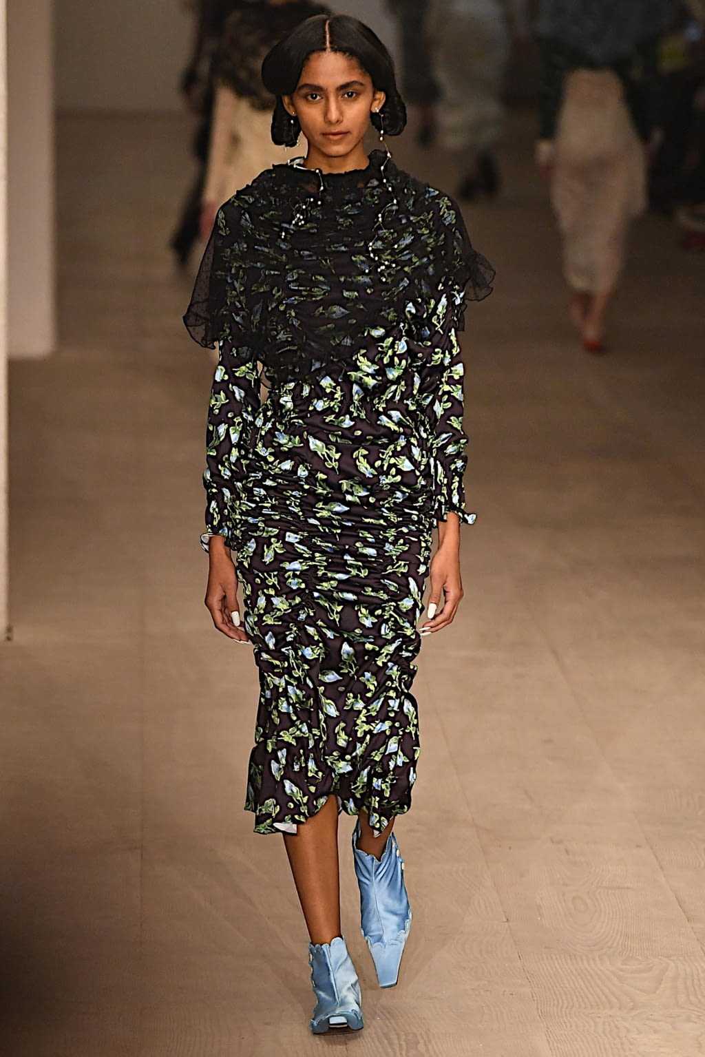 Fashion Week London Fall/Winter 2020 look 20 de la collection Yuhan Wang womenswear