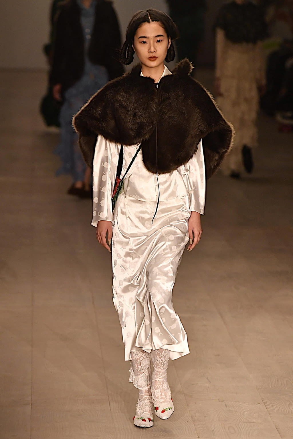 Fashion Week London Fall/Winter 2020 look 23 from the Yuhan Wang collection womenswear