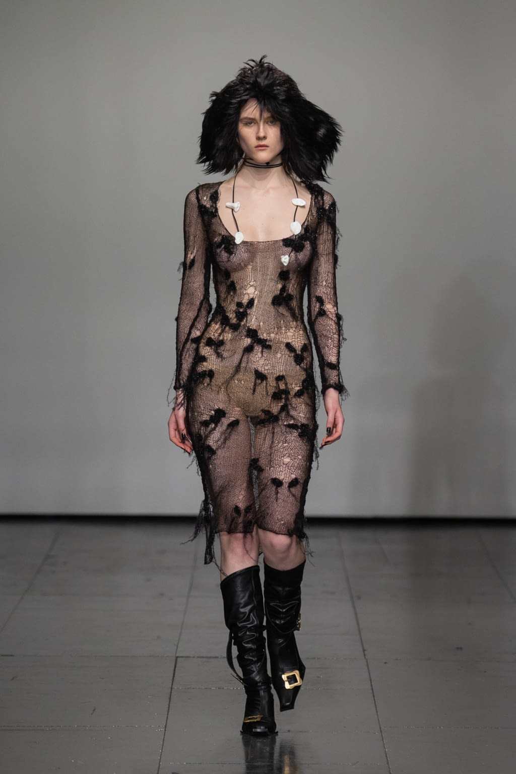 Fashion Week London Fall/Winter 2022 look 8 from the Yuhan Wang collection womenswear