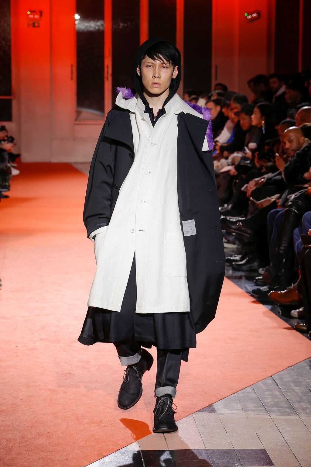 Fashion Week Paris Fall/Winter 2018 look 6 de la collection Yohji Yamamoto menswear