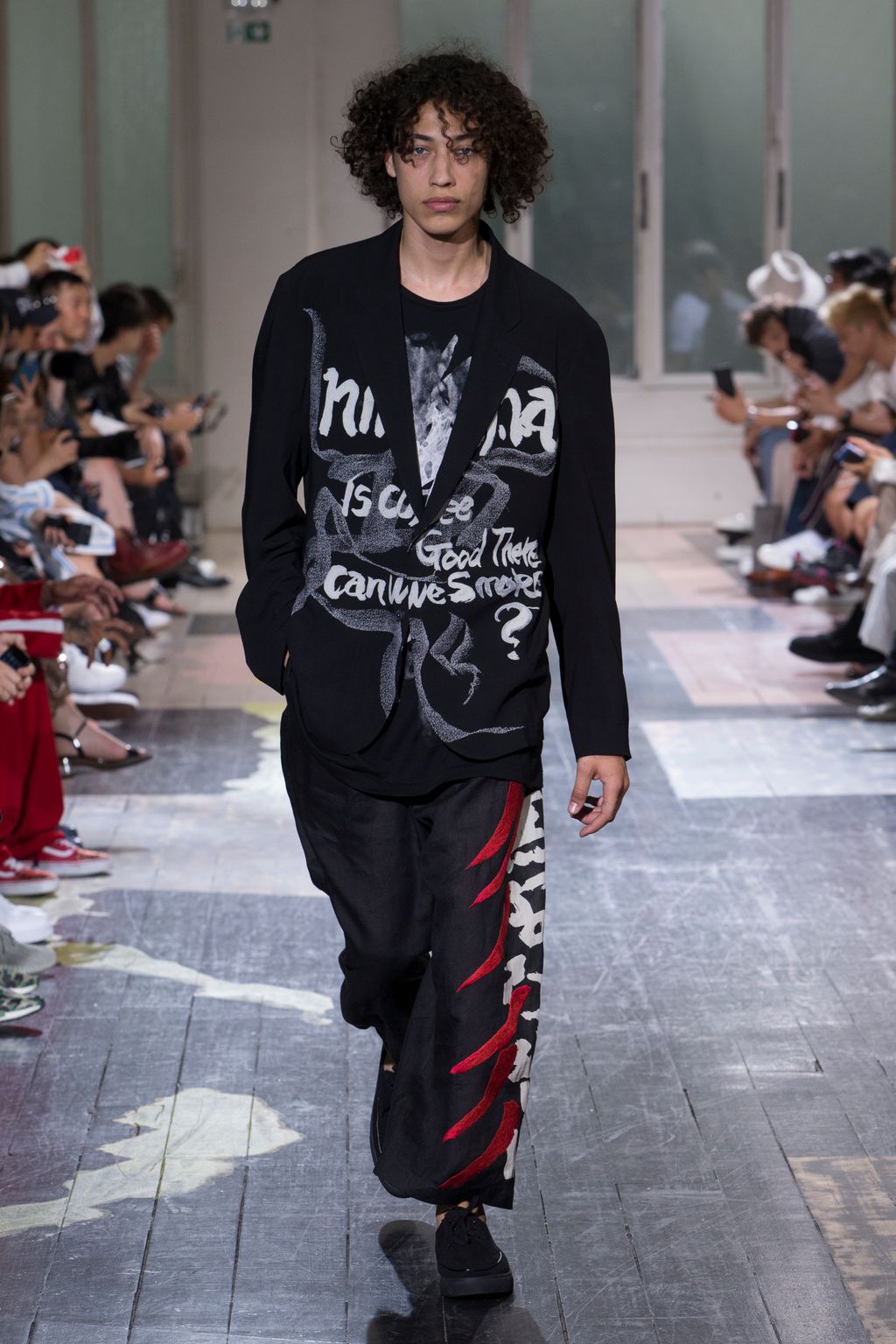 Fashion Week Paris Spring/Summer 2018 look 8 de la collection Yohji Yamamoto menswear
