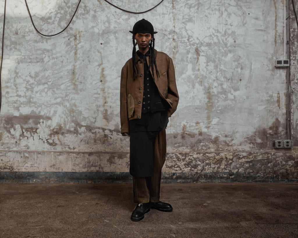 Fashion Week Paris Fall/Winter 2022 look 15 from the Ziggy Chen collection menswear