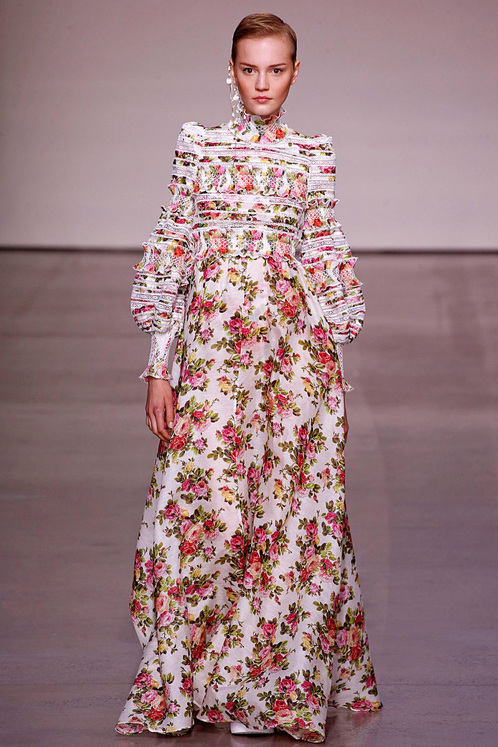 Fashion Week New York Spring/Summer 2018 look 2 from the Zimmermann collection 女装