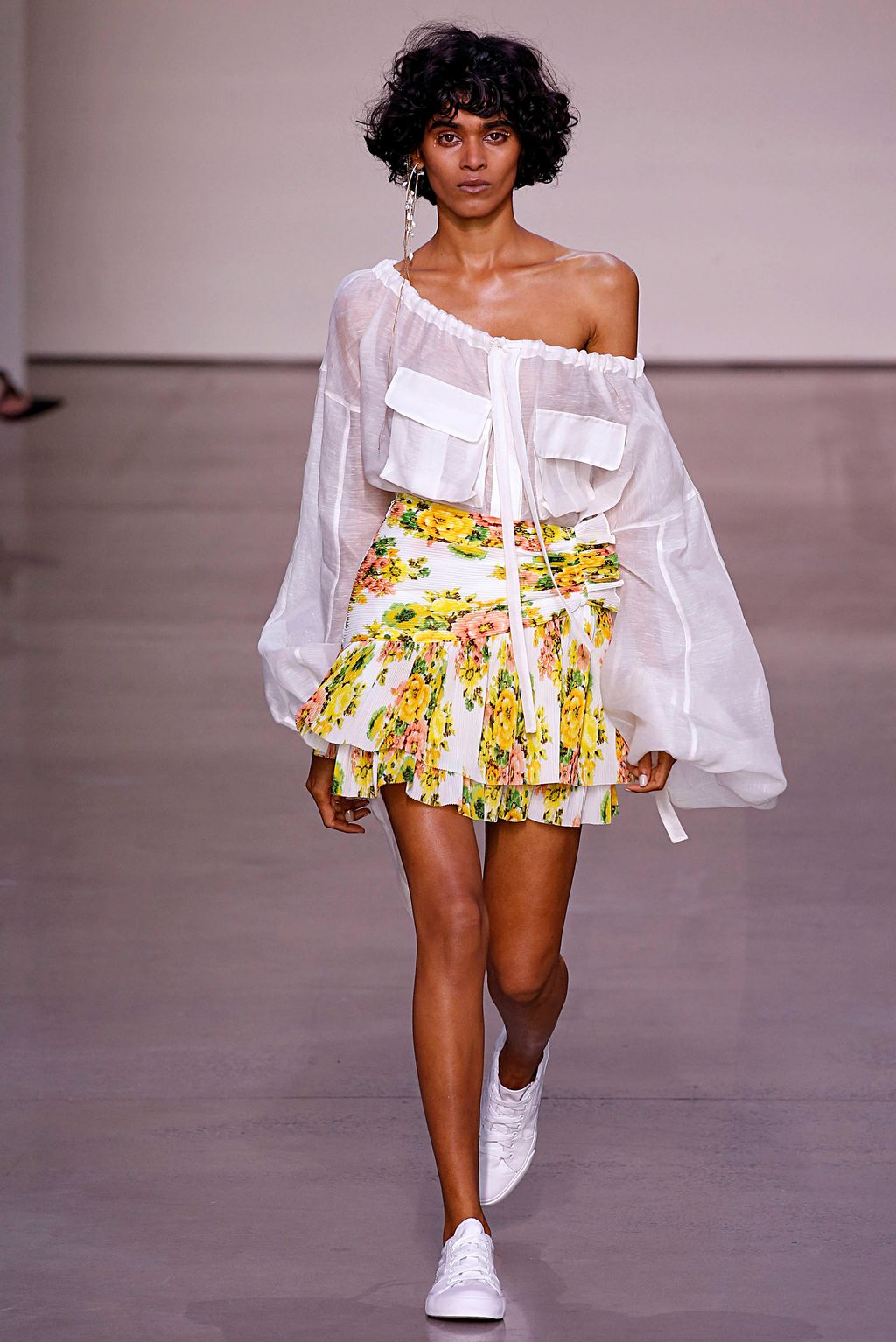 Fashion Week New York Spring/Summer 2018 look 9 from the Zimmermann collection womenswear