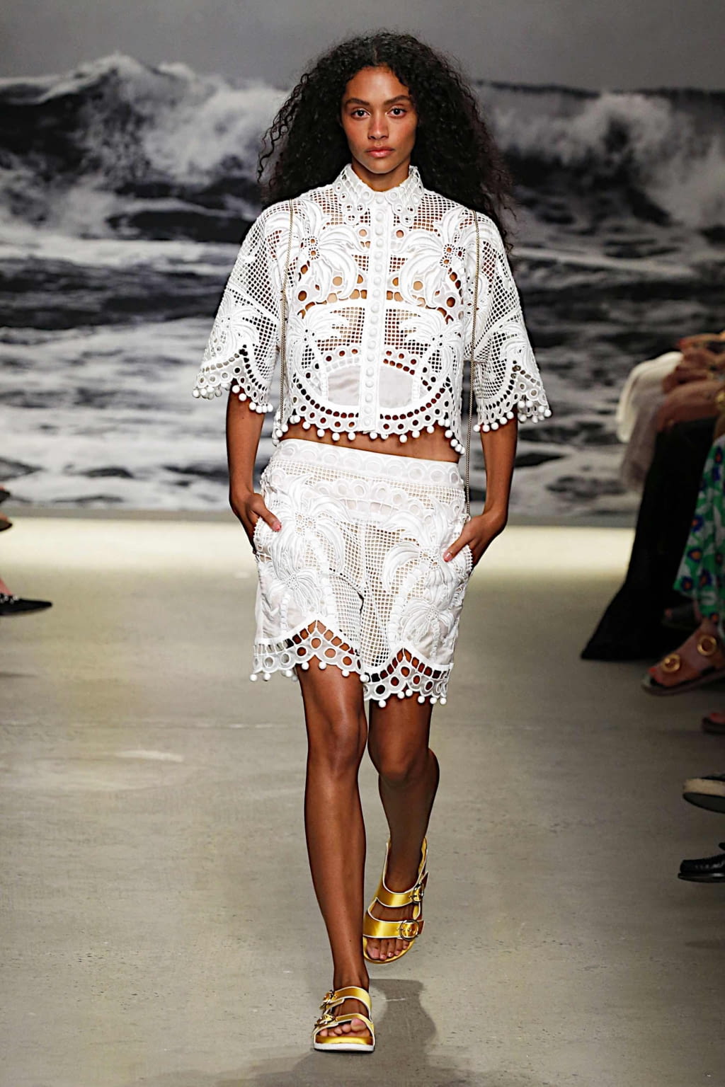 Fashion Week New York Spring/Summer 2020 look 34 from the Zimmermann collection 女装