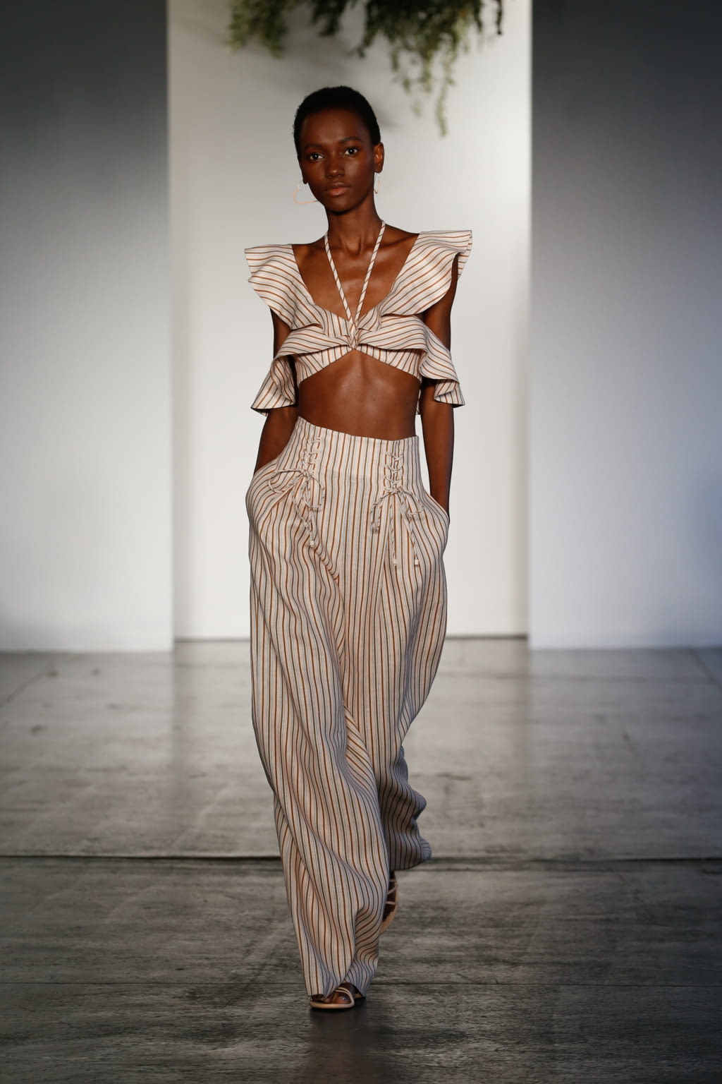 Fashion Week New York Resort 2018 look 22 from the Zimmermann collection womenswear