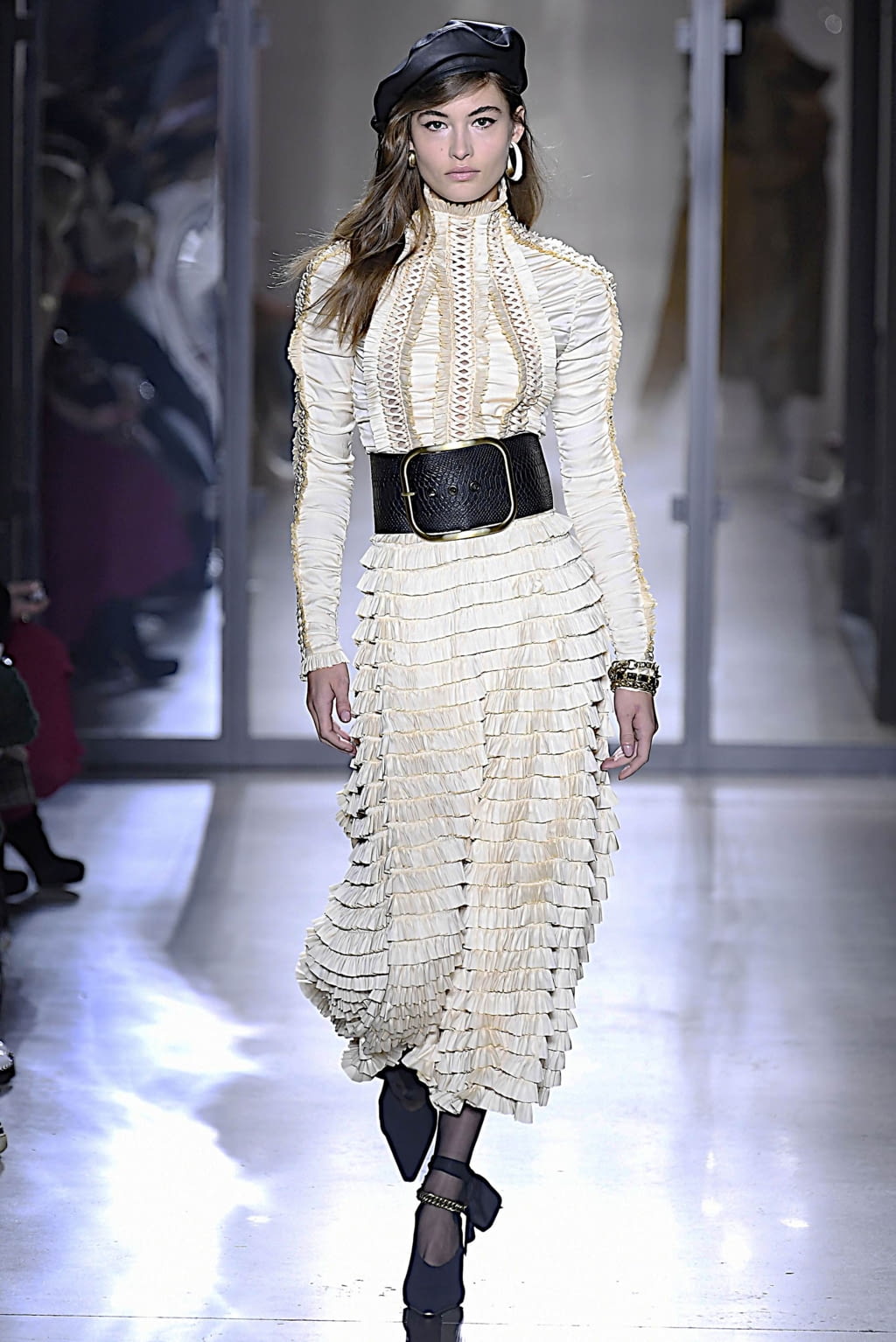 Fashion Week New York Fall/Winter 2019 look 1 from the Zimmermann collection 女装