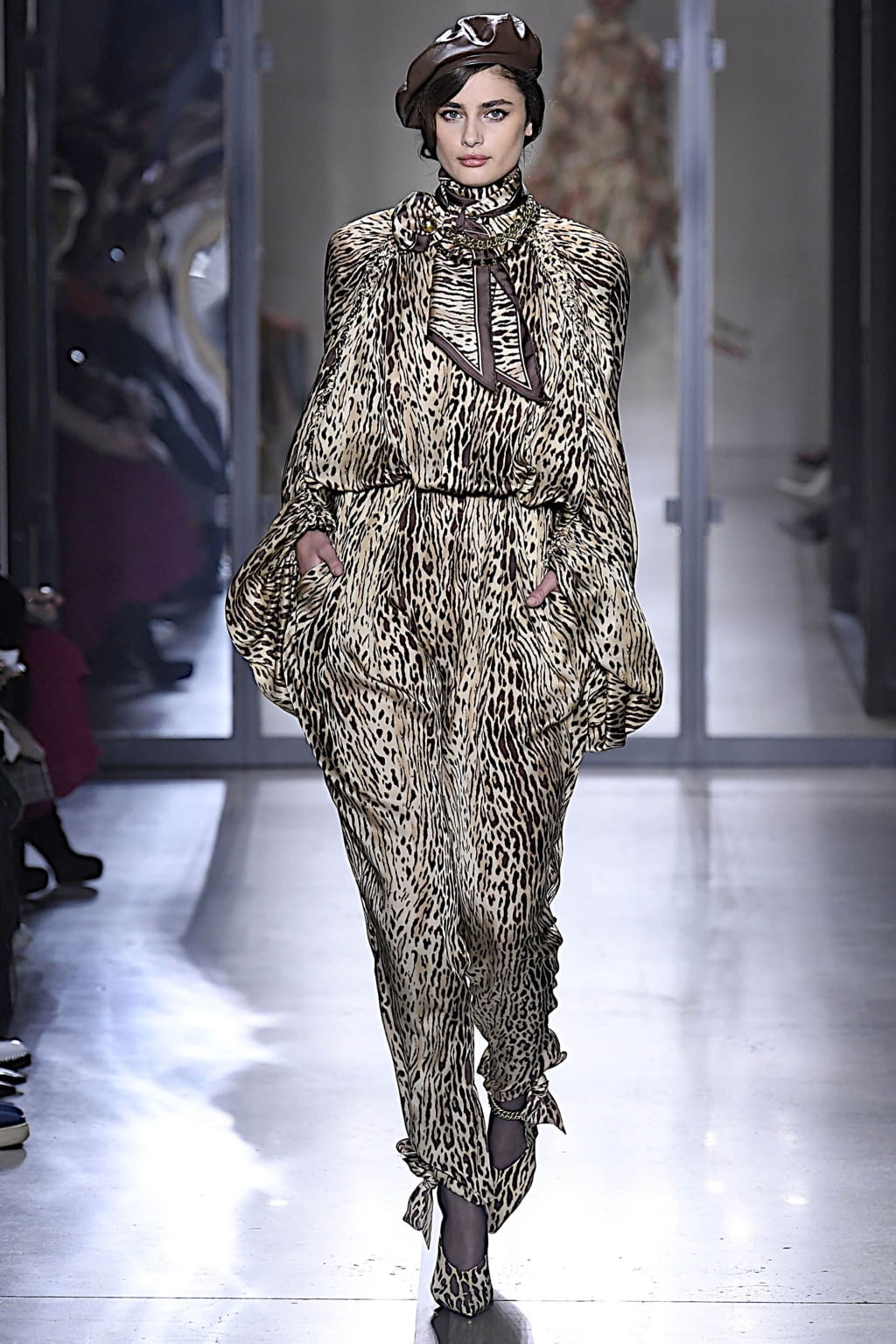 Fashion Week New York Fall/Winter 2019 look 3 from the Zimmermann collection 女装