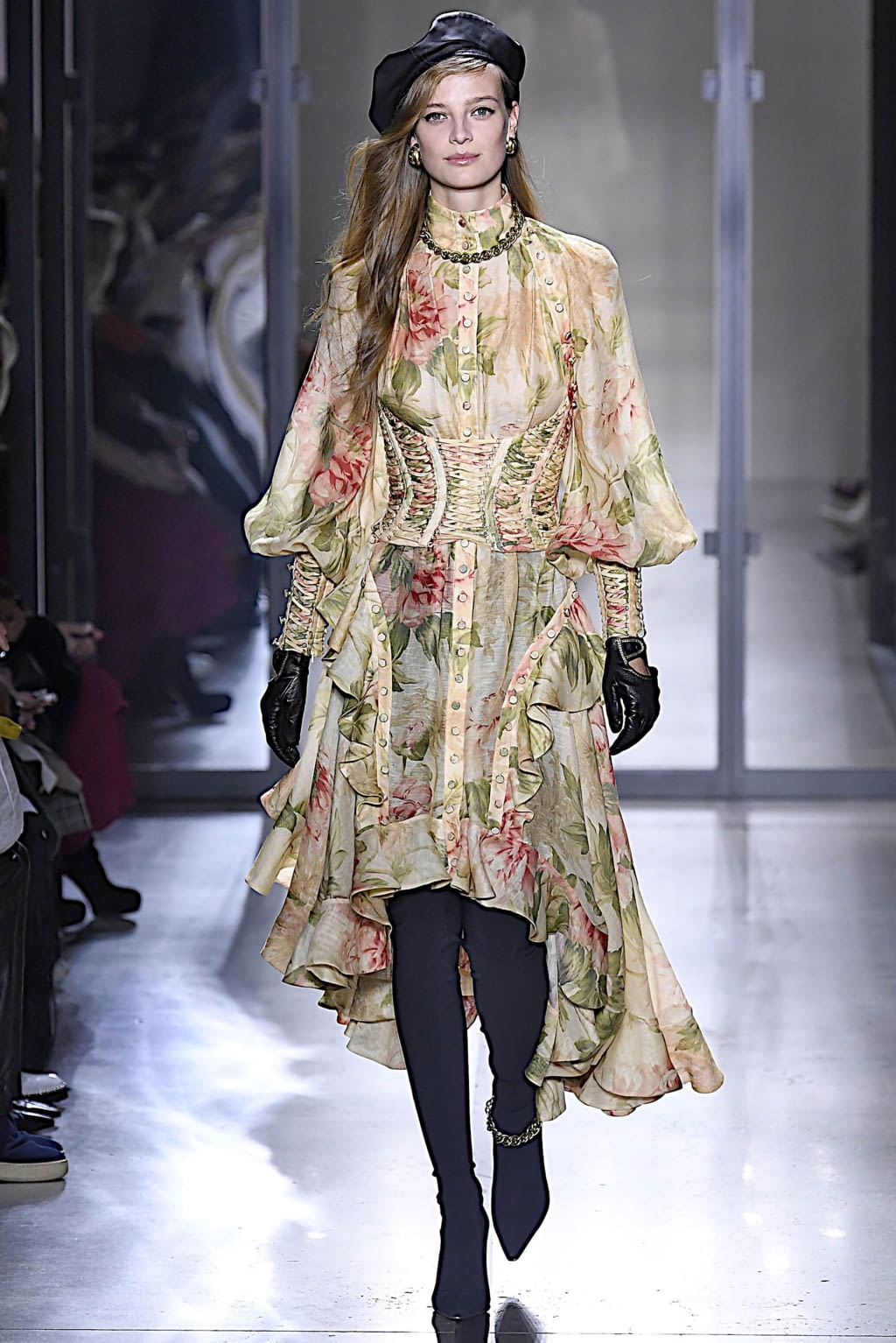 Fashion Week New York Fall/Winter 2019 look 6 from the Zimmermann collection 女装