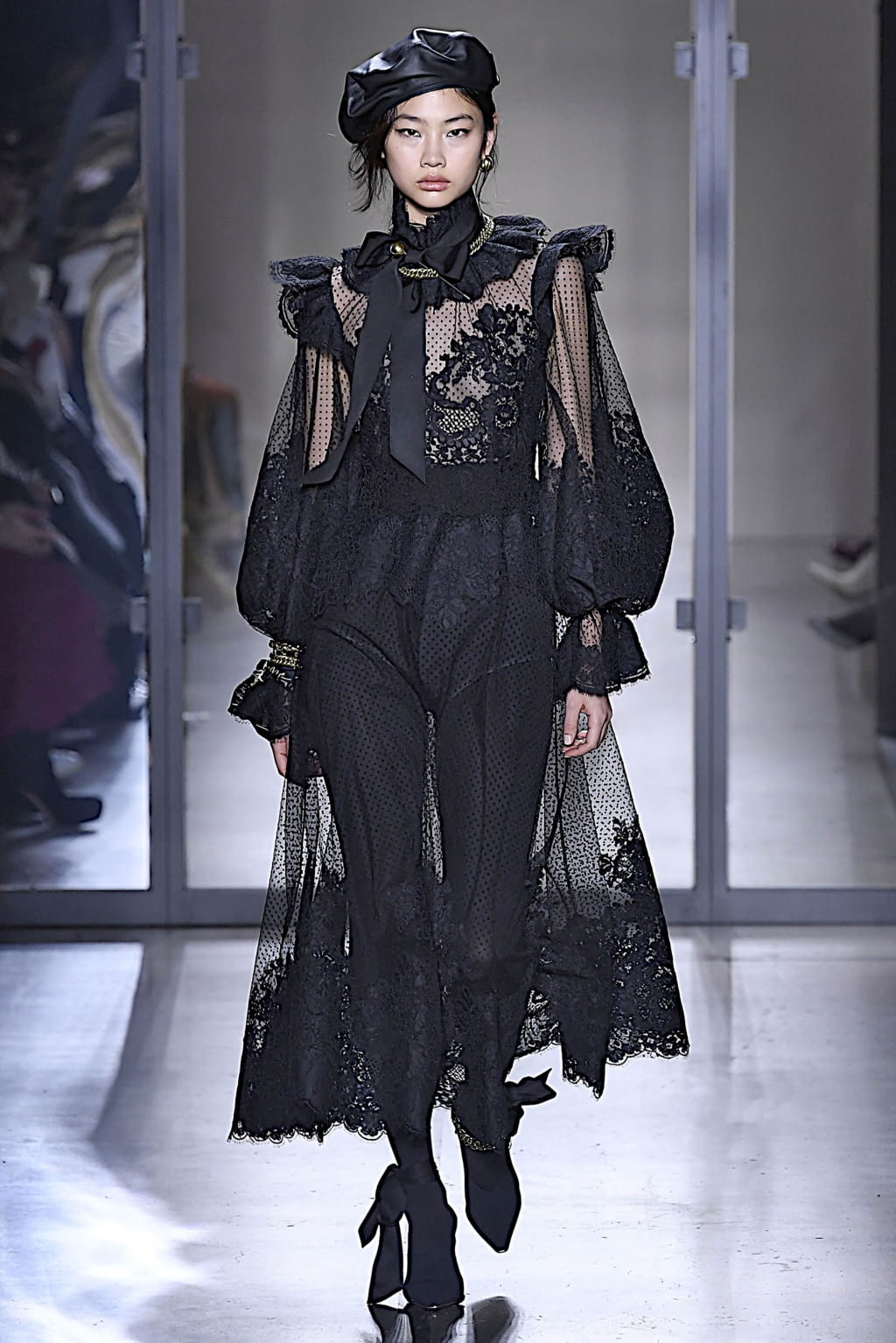 Fashion Week New York Fall/Winter 2019 look 9 from the Zimmermann collection 女装