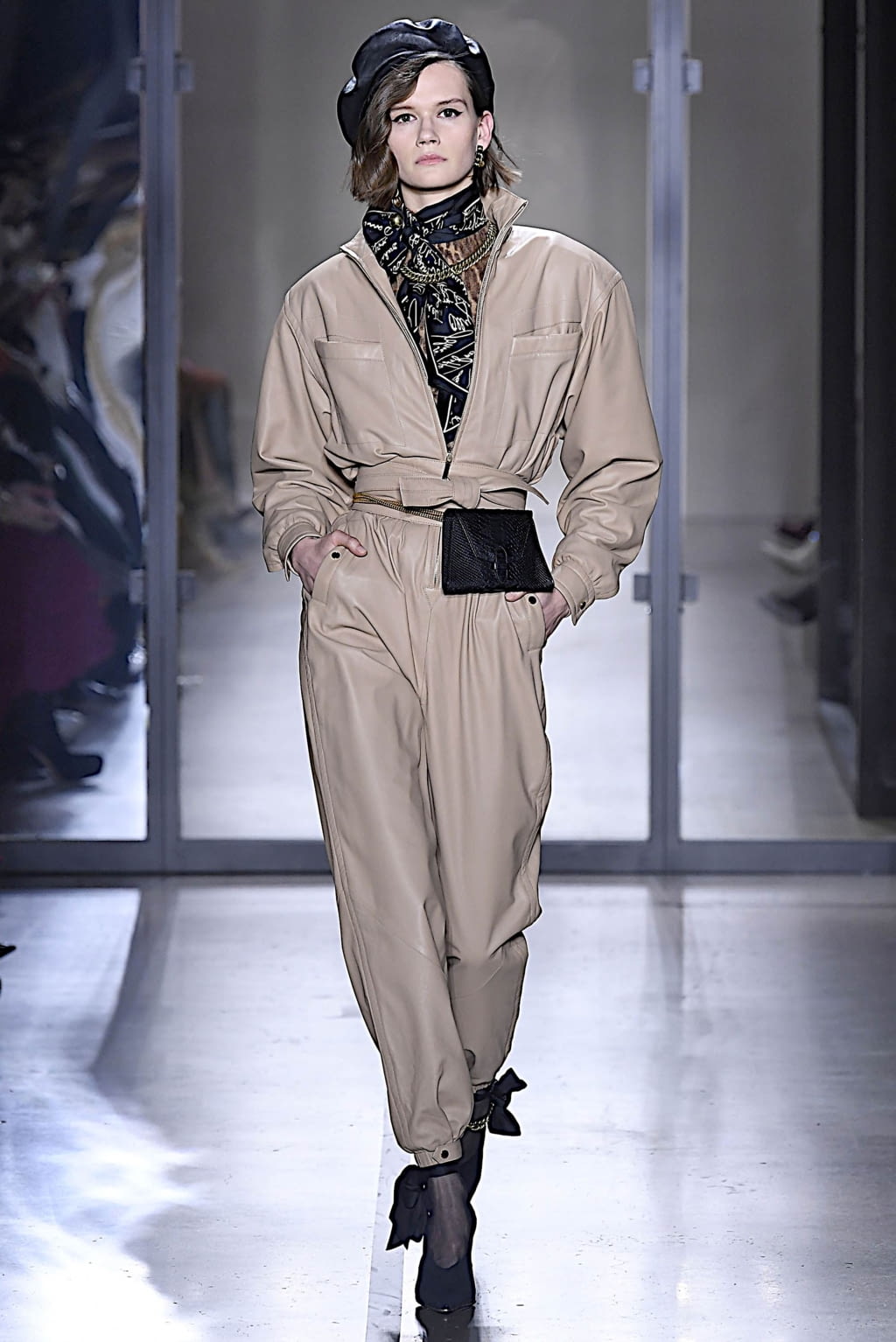 Fashion Week New York Fall/Winter 2019 look 10 from the Zimmermann collection 女装