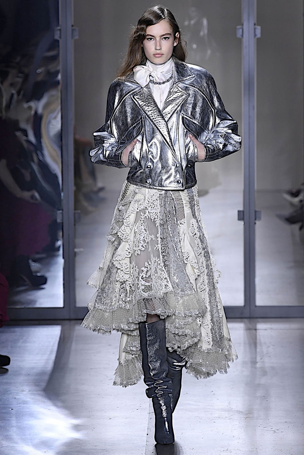 Fashion Week New York Fall/Winter 2019 look 20 from the Zimmermann collection 女装