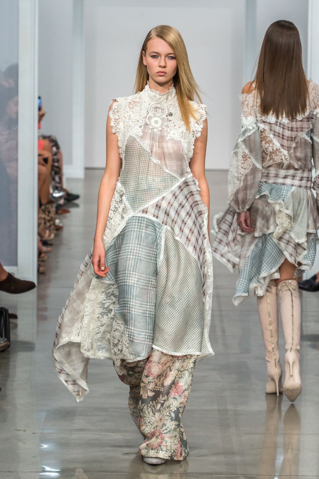 Fashion Week New York Spring/Summer 2017 look 13 from the Zimmermann collection 女装