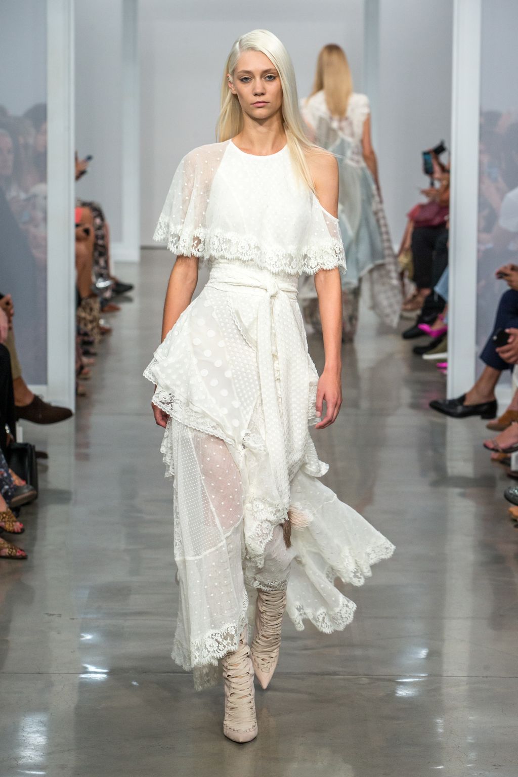 Fashion Week New York Spring/Summer 2017 look 16 from the Zimmermann collection womenswear