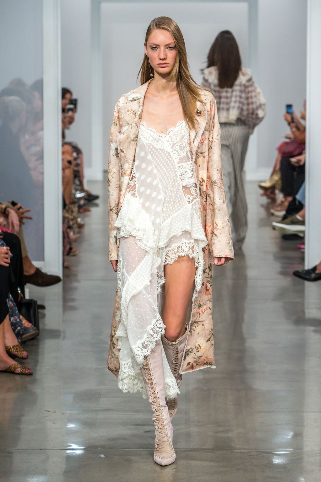 Fashion Week New York Spring/Summer 2017 look 17 from the Zimmermann collection womenswear