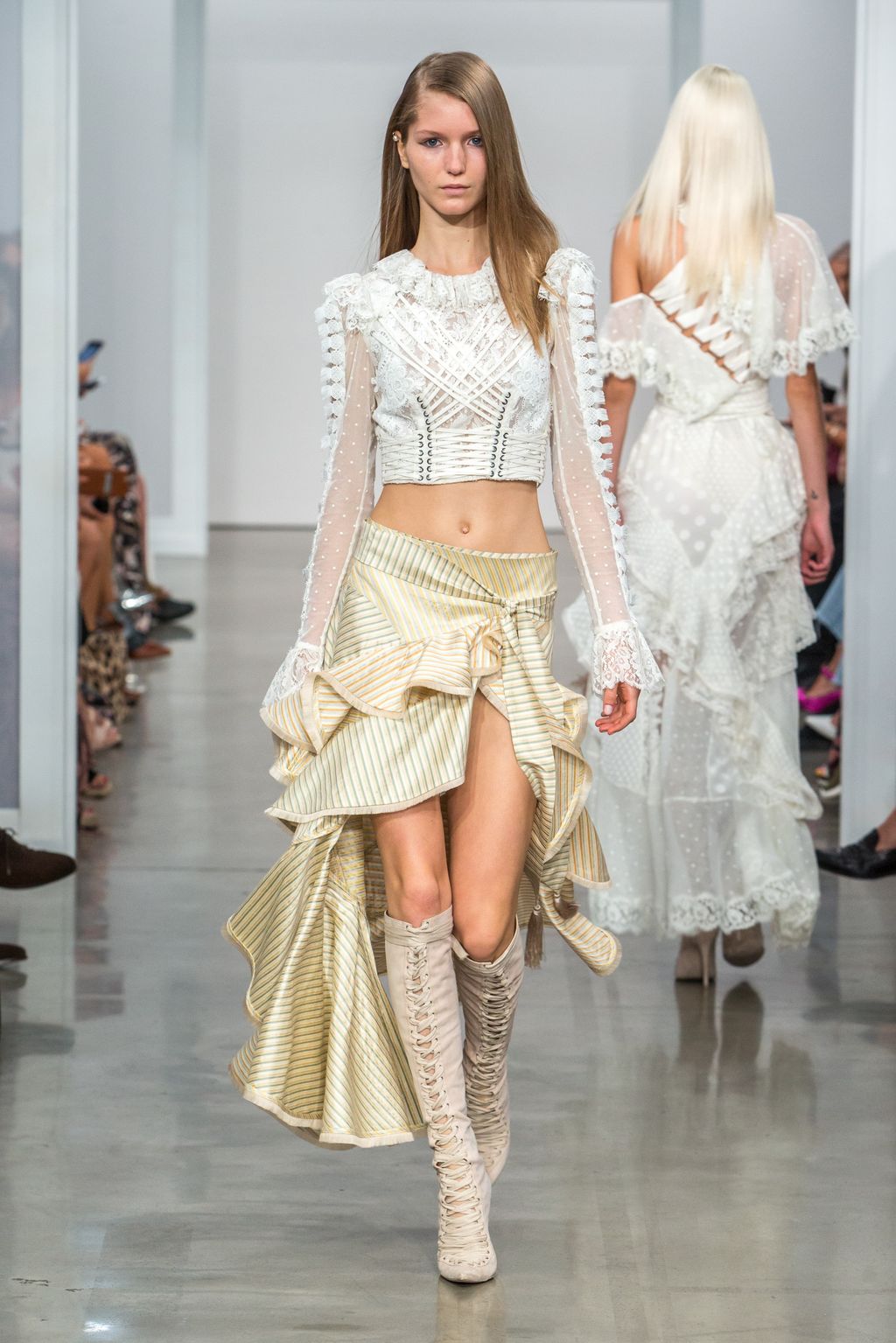 Fashion Week New York Spring/Summer 2017 look 19 from the Zimmermann collection womenswear