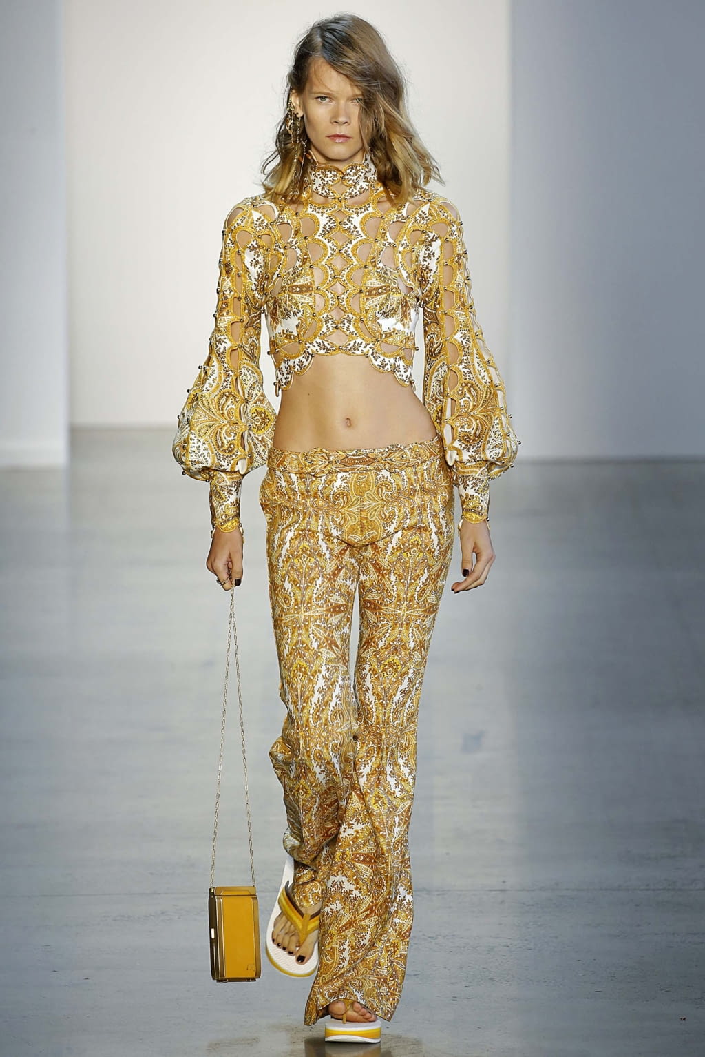 Fashion Week New York Spring/Summer 2019 look 5 from the Zimmermann collection 女装