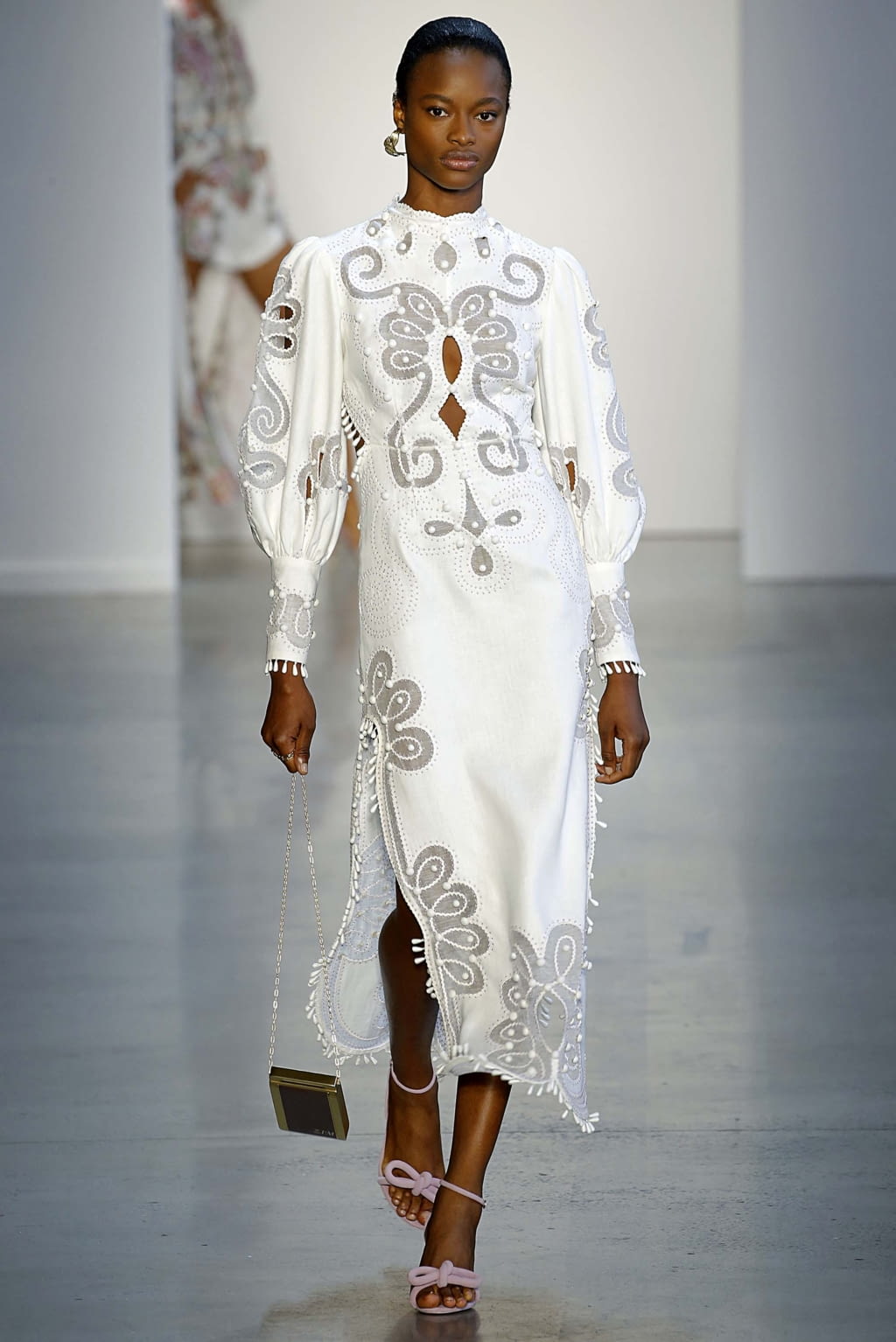 Fashion Week New York Spring/Summer 2019 look 24 from the Zimmermann collection 女装