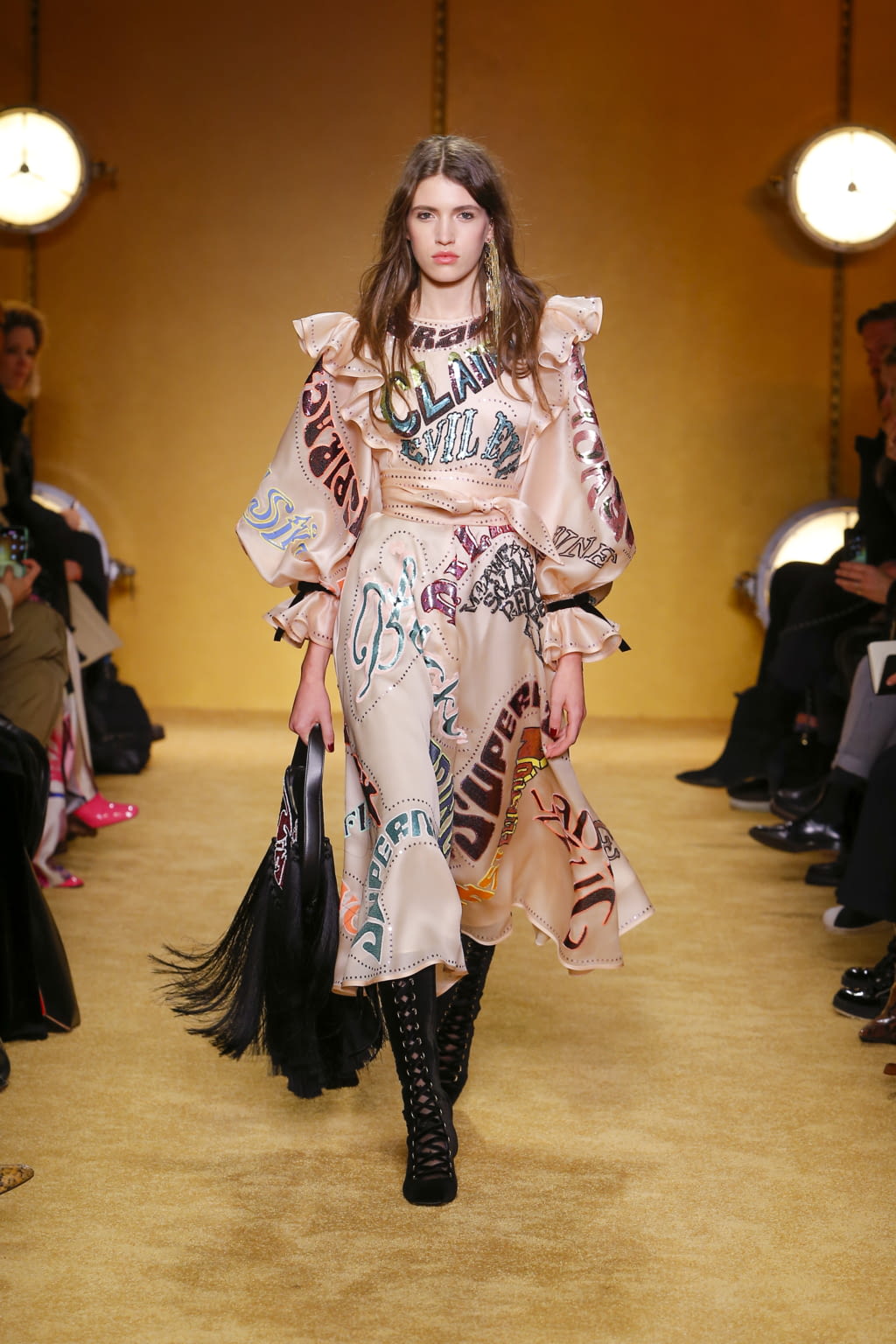 Fashion Week New York Fall/Winter 2020 look 11 from the Zimmermann collection 女装