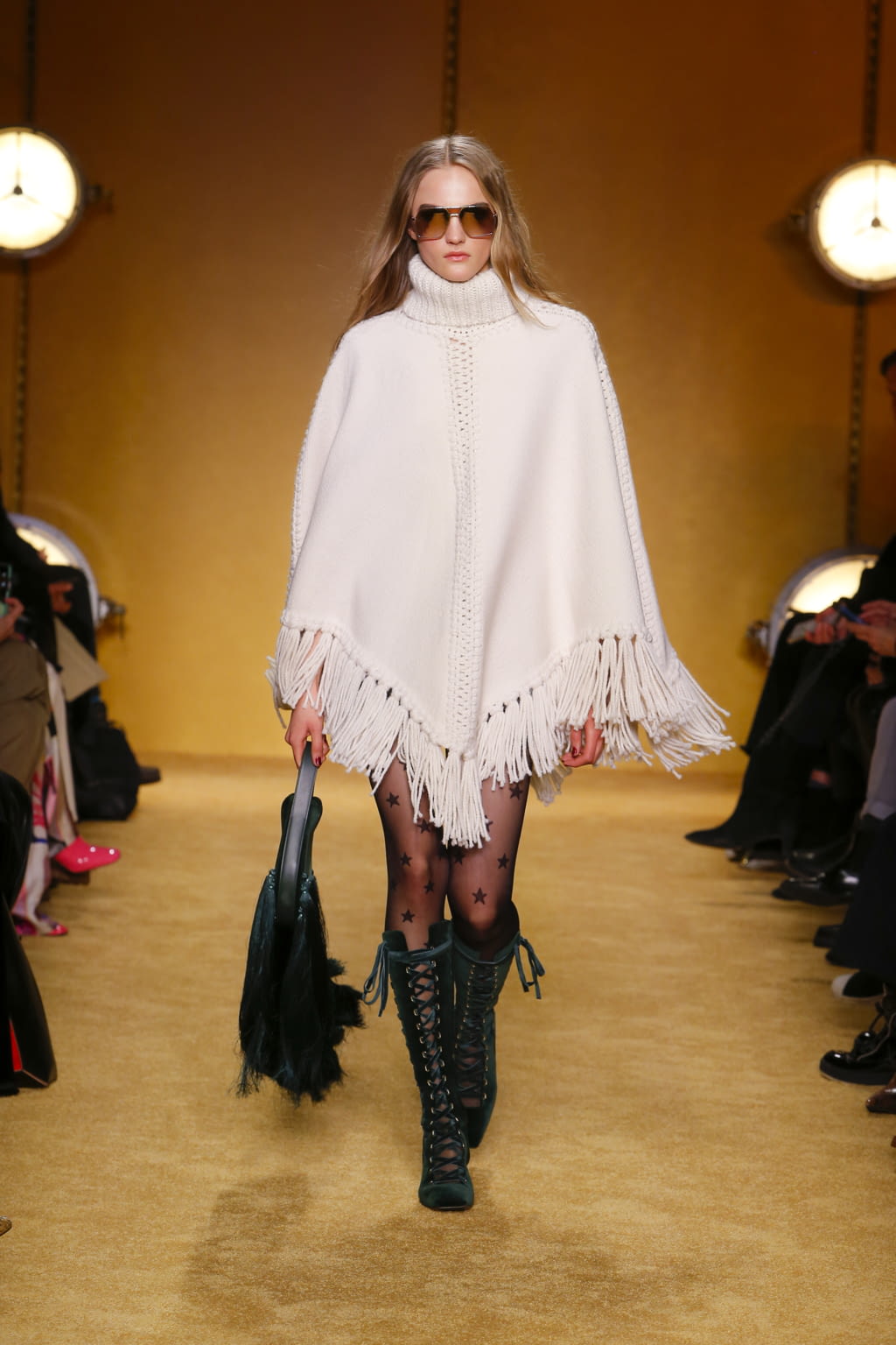 Fashion Week New York Fall/Winter 2020 look 29 from the Zimmermann collection 女装