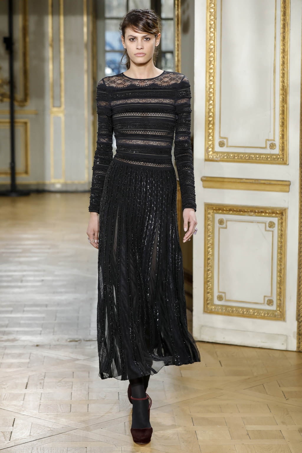 Fashion Week Paris Fall/Winter 2017 look 31 from the Zuhair Murad collection womenswear