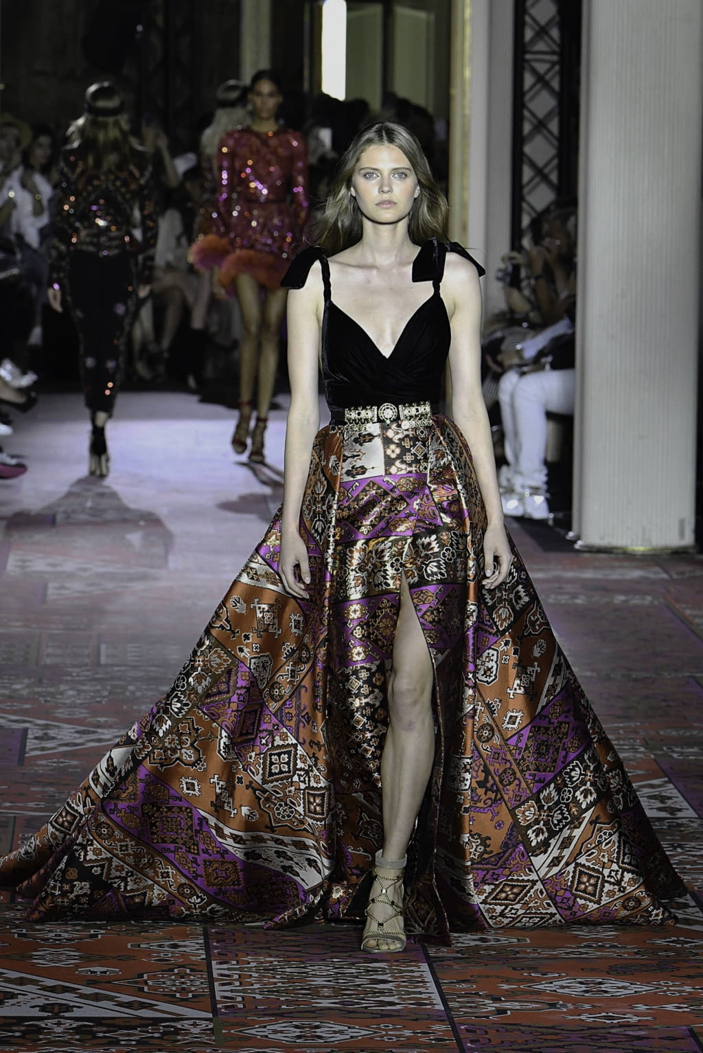 Fashion Week Paris Fall/Winter 2019 look 4 from the Zuhair Murad collection 高级定制