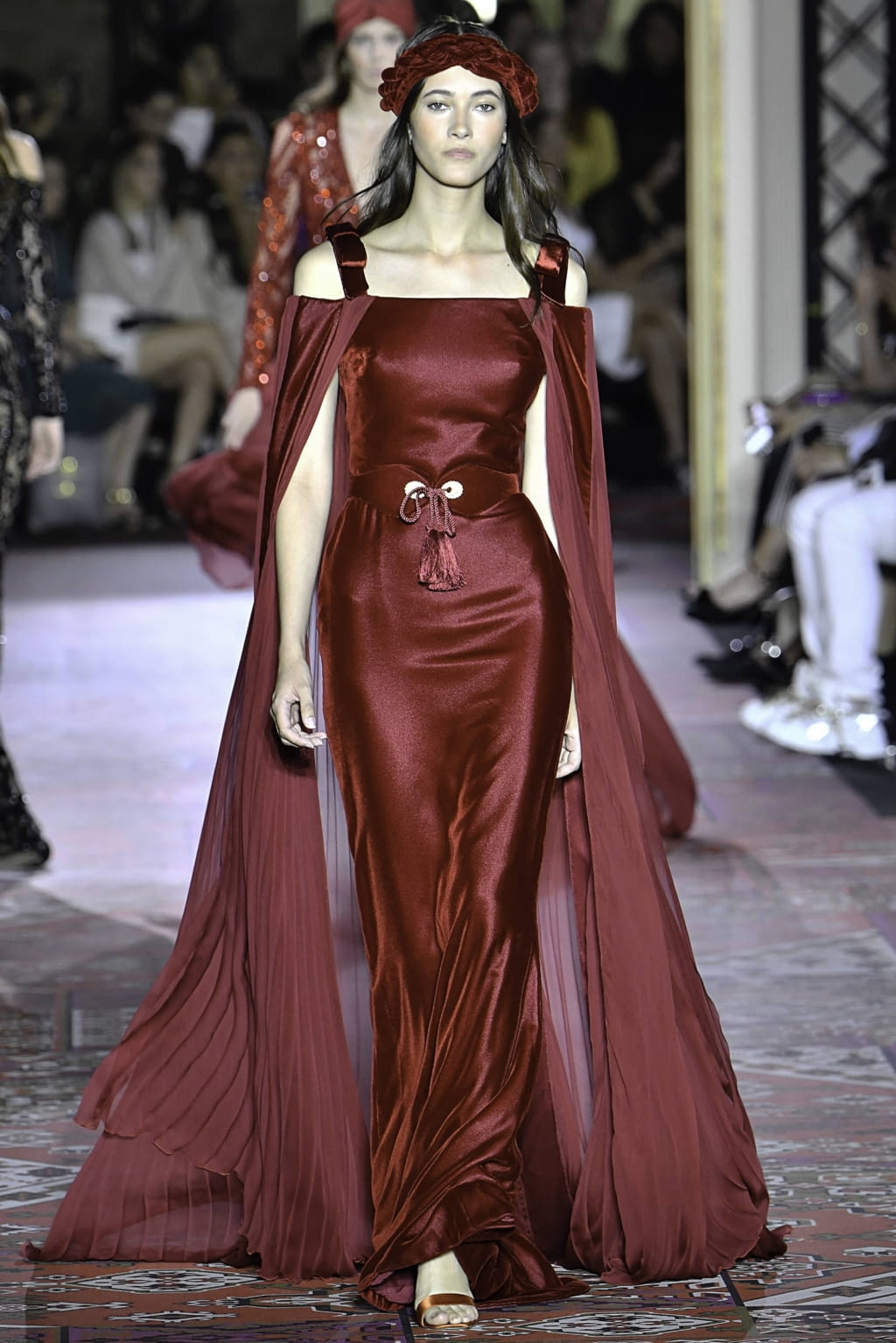 Fashion Week Paris Fall/Winter 2019 look 17 from the Zuhair Murad collection 高级定制