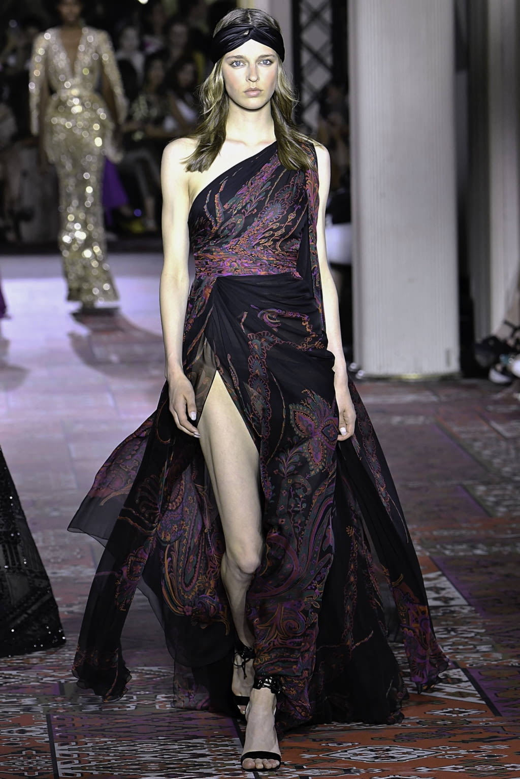 Fashion Week Paris Fall/Winter 2019 look 26 from the Zuhair Murad collection couture