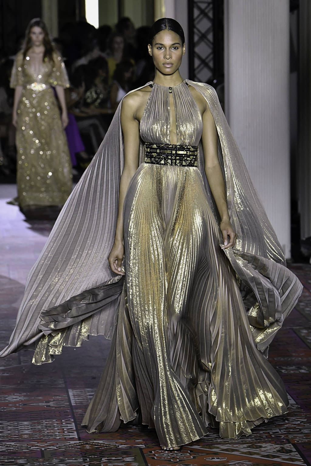 Fashion Week Paris Fall/Winter 2019 look 31 from the Zuhair Murad collection 高级定制
